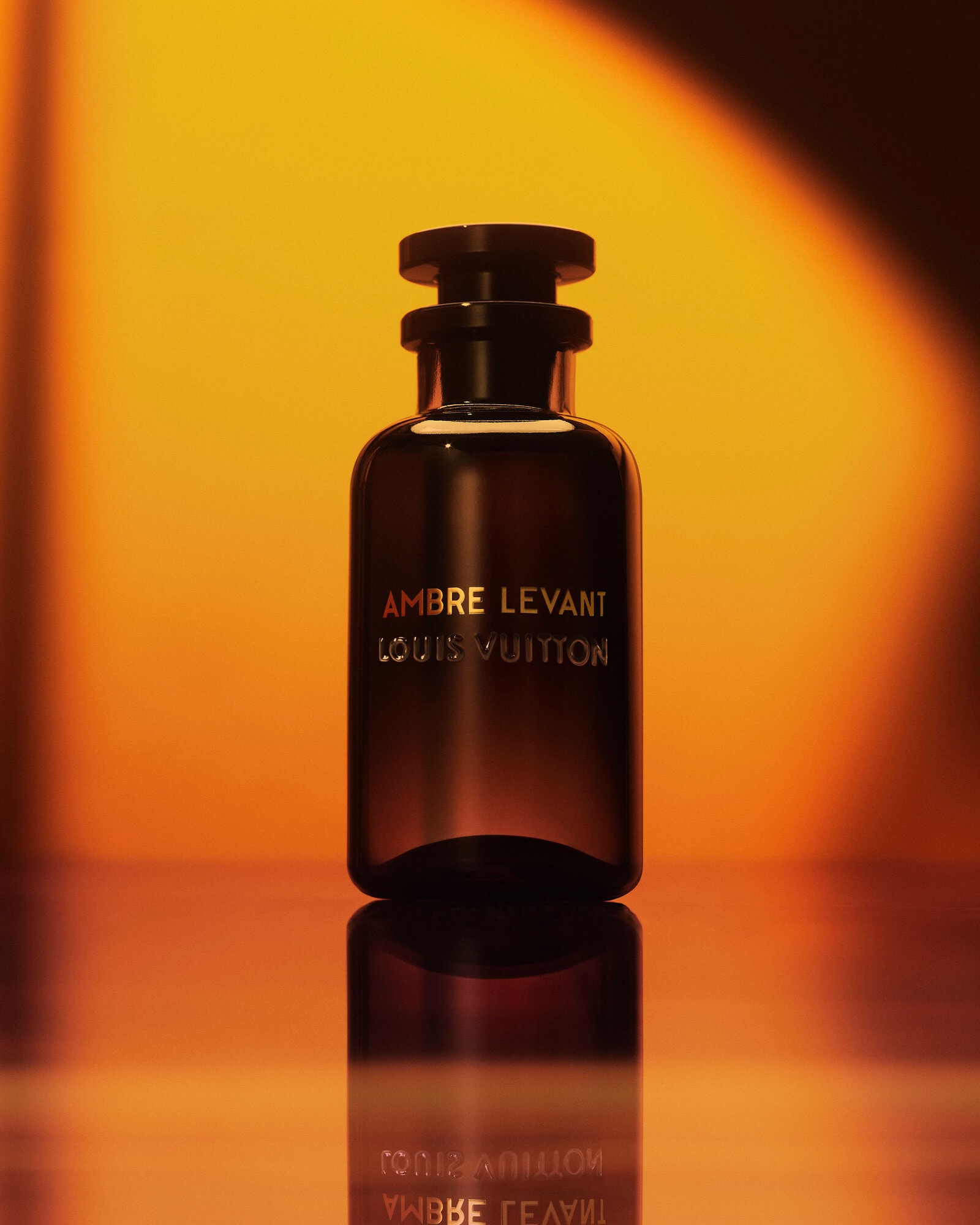 Ambre Levant por Louis Vuitton | LOUIS VUITTON ®
