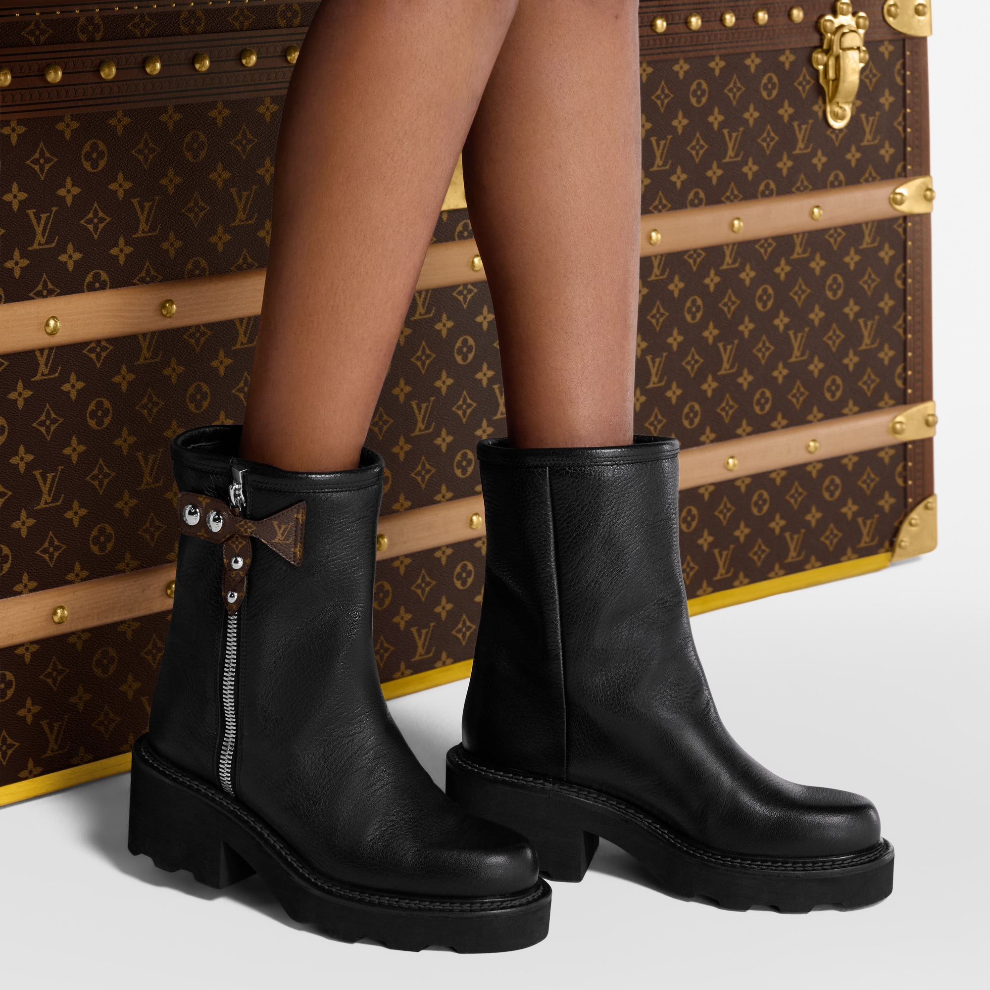  Sapatos Botas Ankle Boot LV Beaubourg | Louis Vuitton ® (Zoom no Produto)