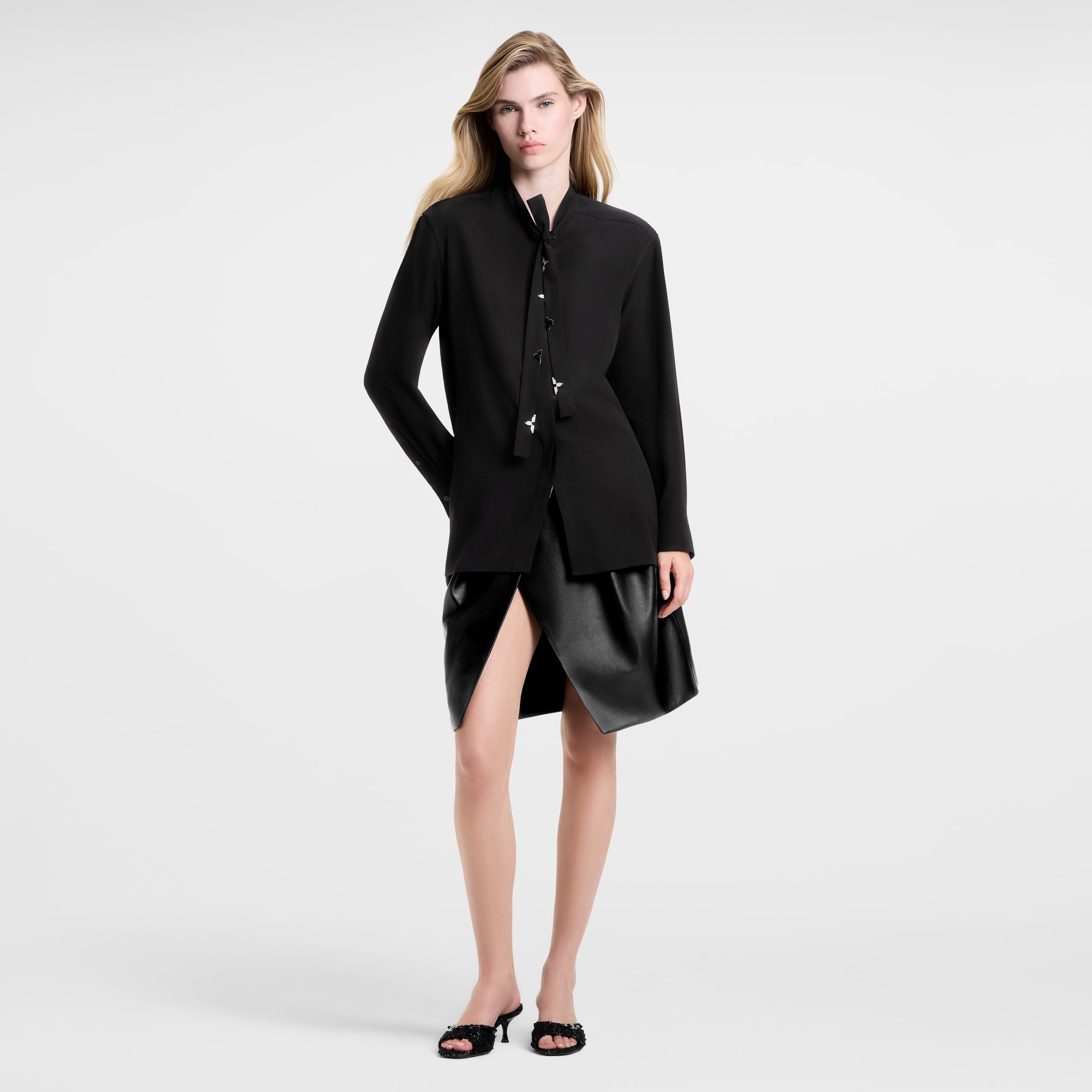  Ready-to-Wear Blusas Blusa Lavallière com Detalhes Monogram | Louis Vuitton ® (Zoom no Produto)