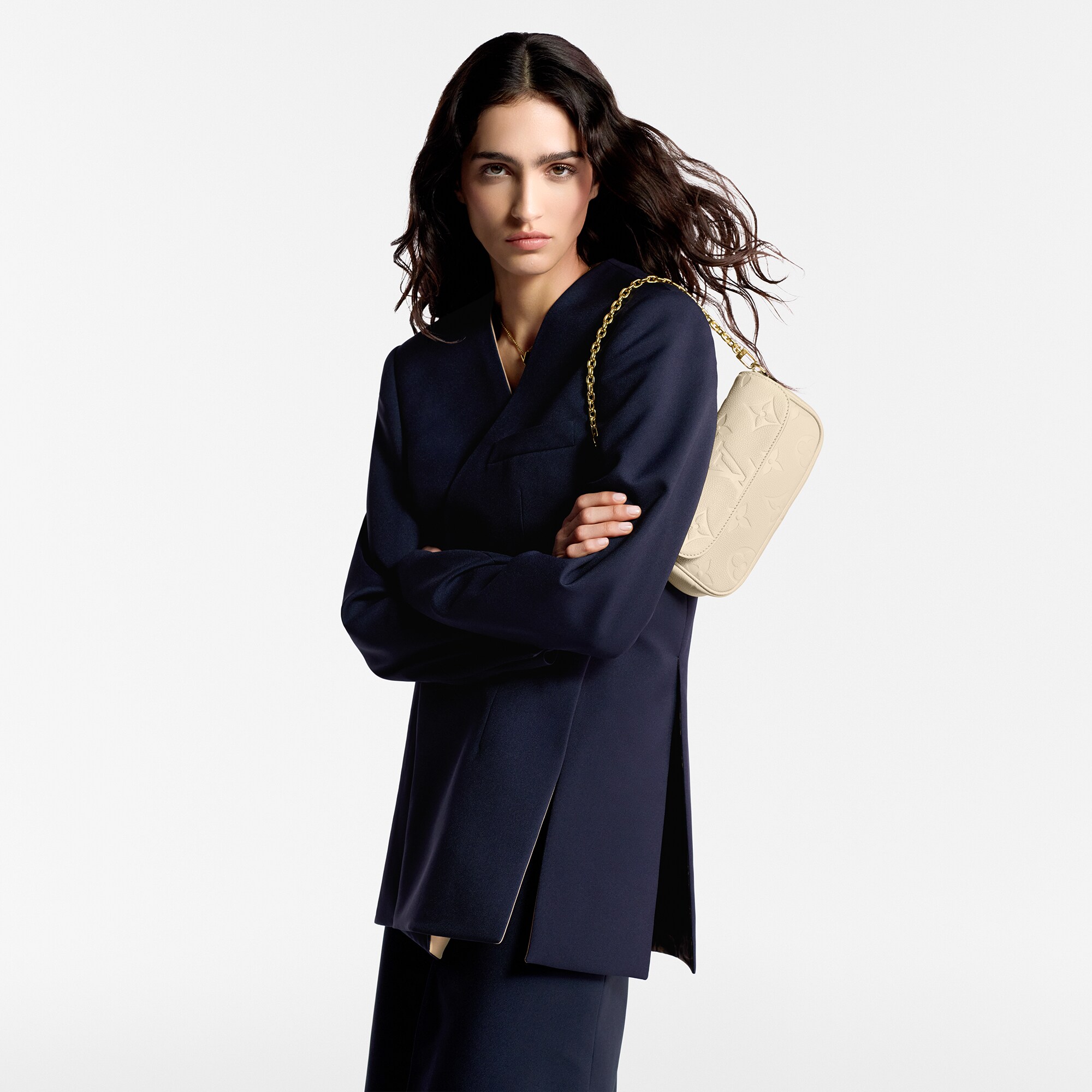 Couro Monogram Empreinte Carteiras Carteiras com Corrente & Micro Bolsas Bolsa-carteira Ivy | Louis Vuitton ® (Zoom no Produto)