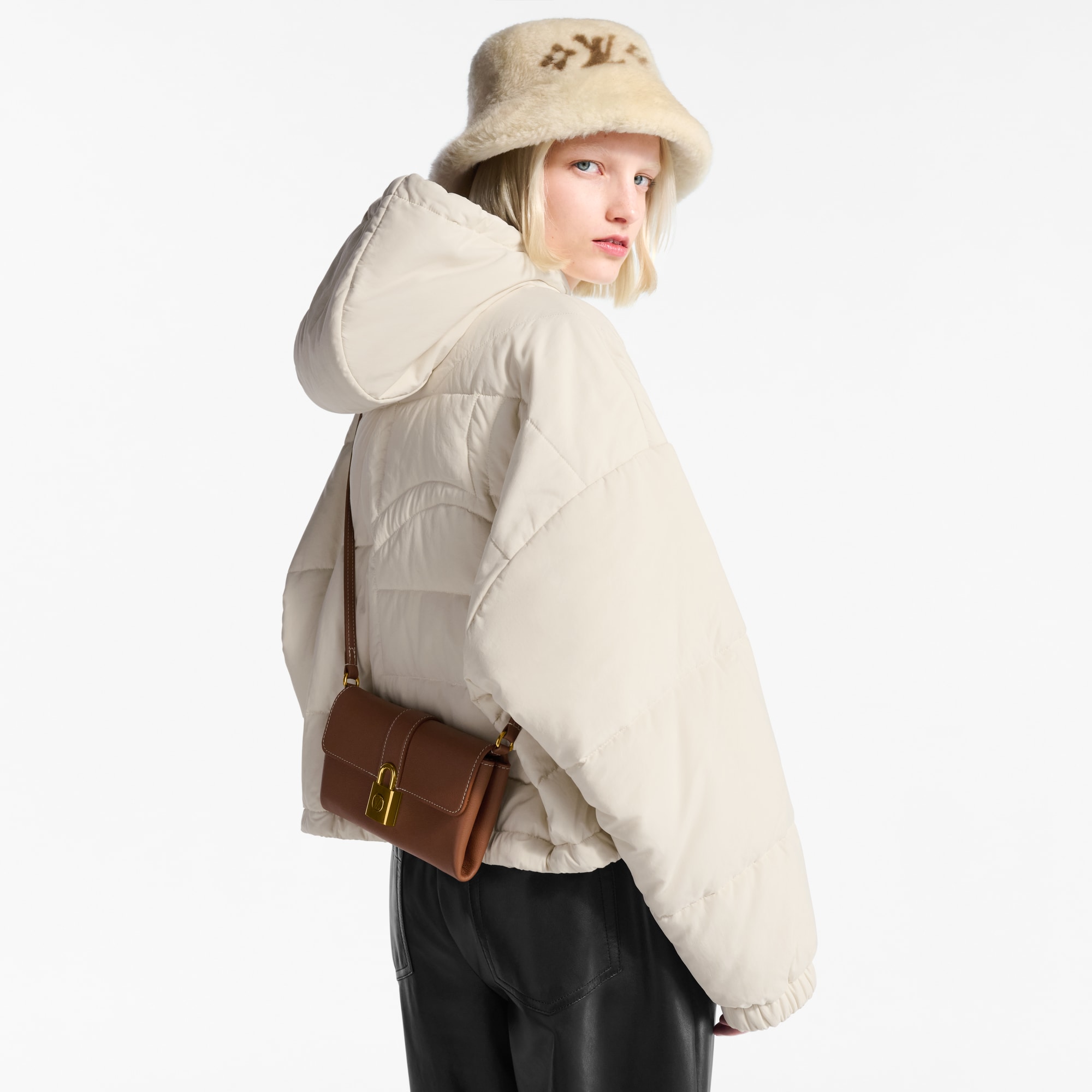 Low Key Carteiras Carteiras com Corrente & Micro Bolsas Bolsa-carteira Low Key | Louis Vuitton ® (Zoom no Produto)