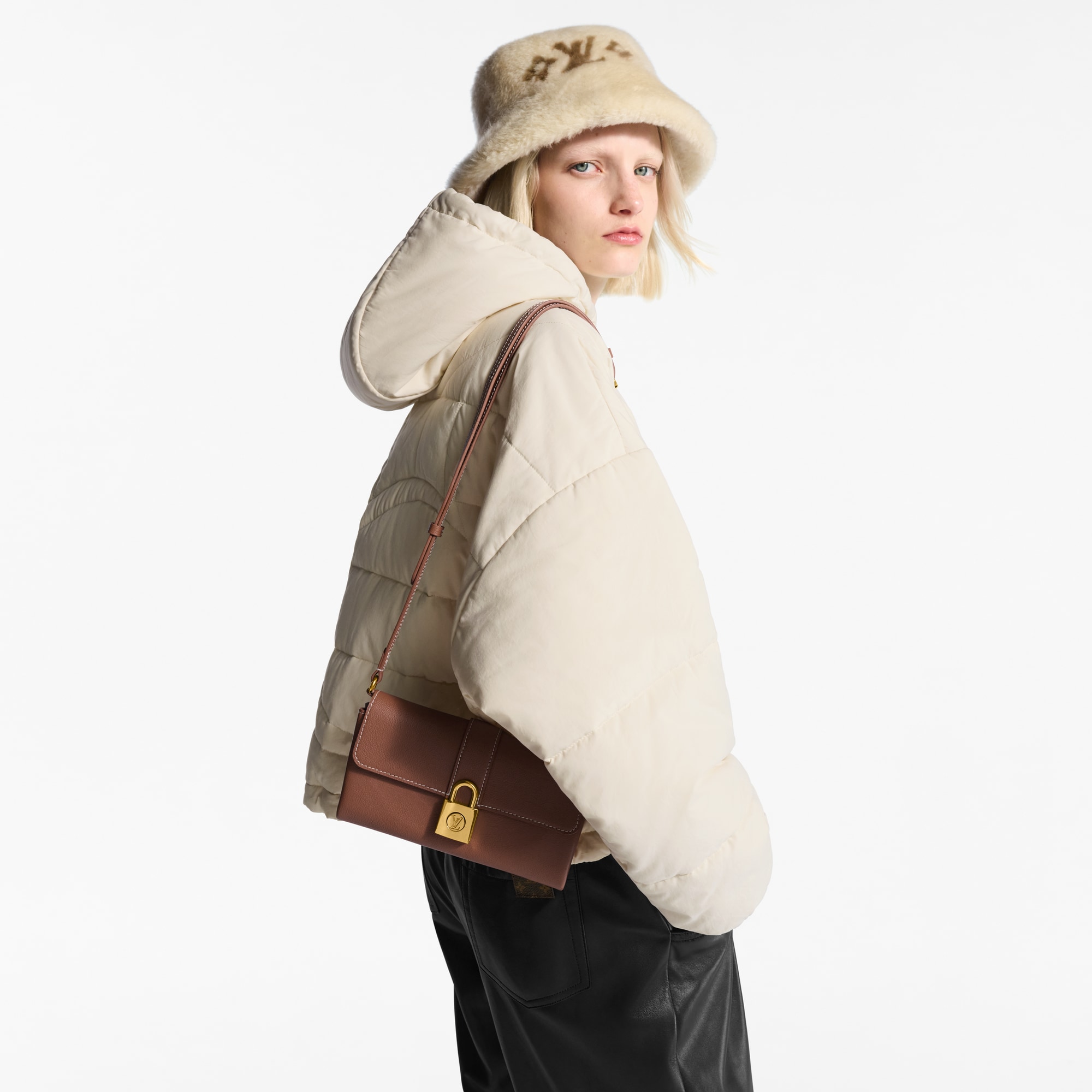 Low Key Carteiras Carteiras com Corrente & Micro Bolsas Bolsa-carteira Low Key | Louis Vuitton ® (Zoom no Produto)