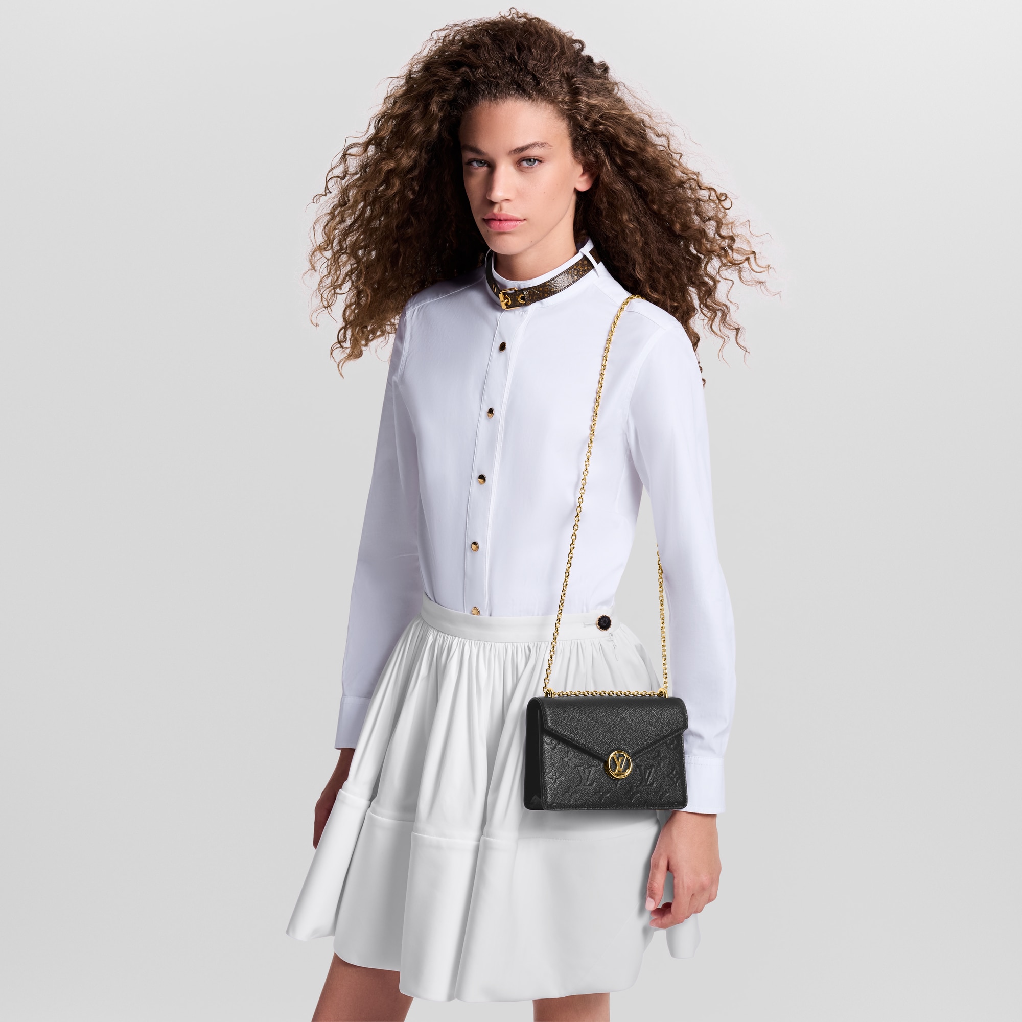 Couro Monogram Empreinte Carteiras Carteiras com Corrente & Micro Bolsas Bolsa-carteira Rosy | Louis Vuitton ® (Zoom no Produto)