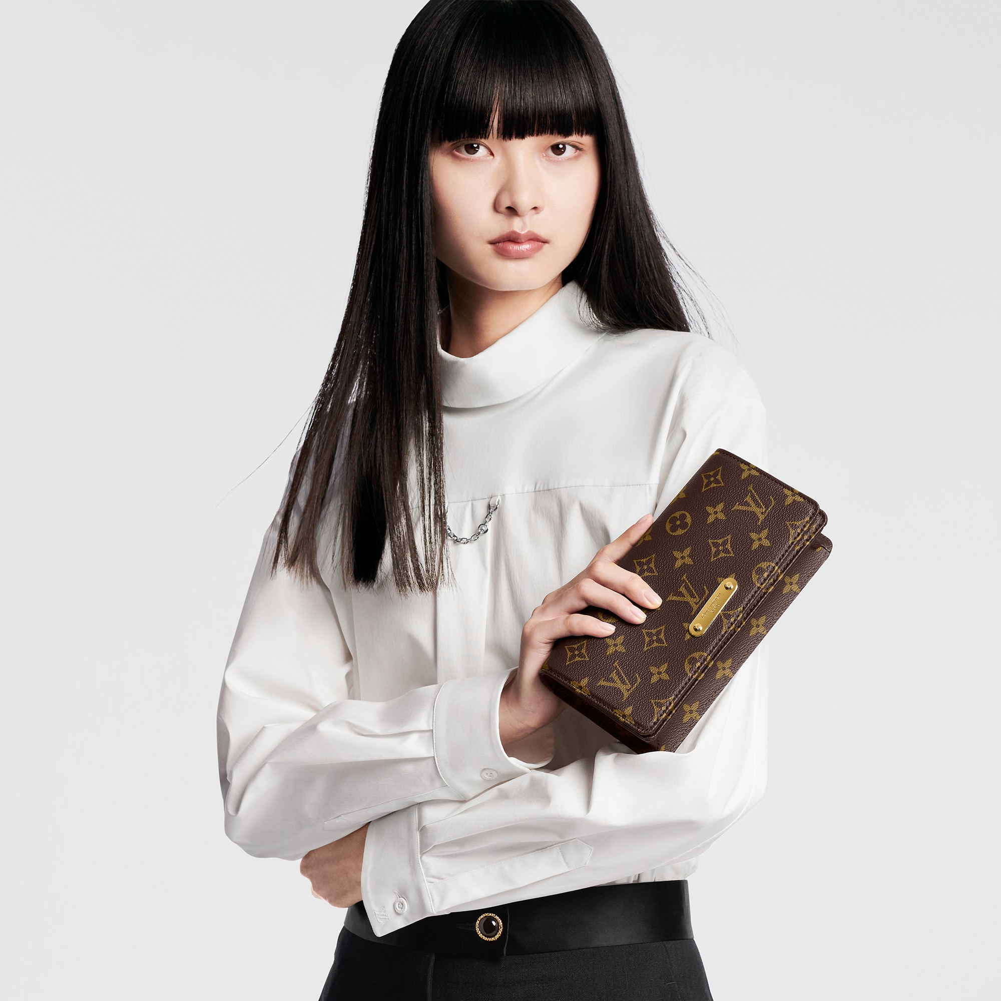 Monogram Carteiras Carteiras com Corrente & Micro Bolsas Bolsa-carteira Wallet On Chain Lily | Louis Vuitton ® (Zoom no Produto)