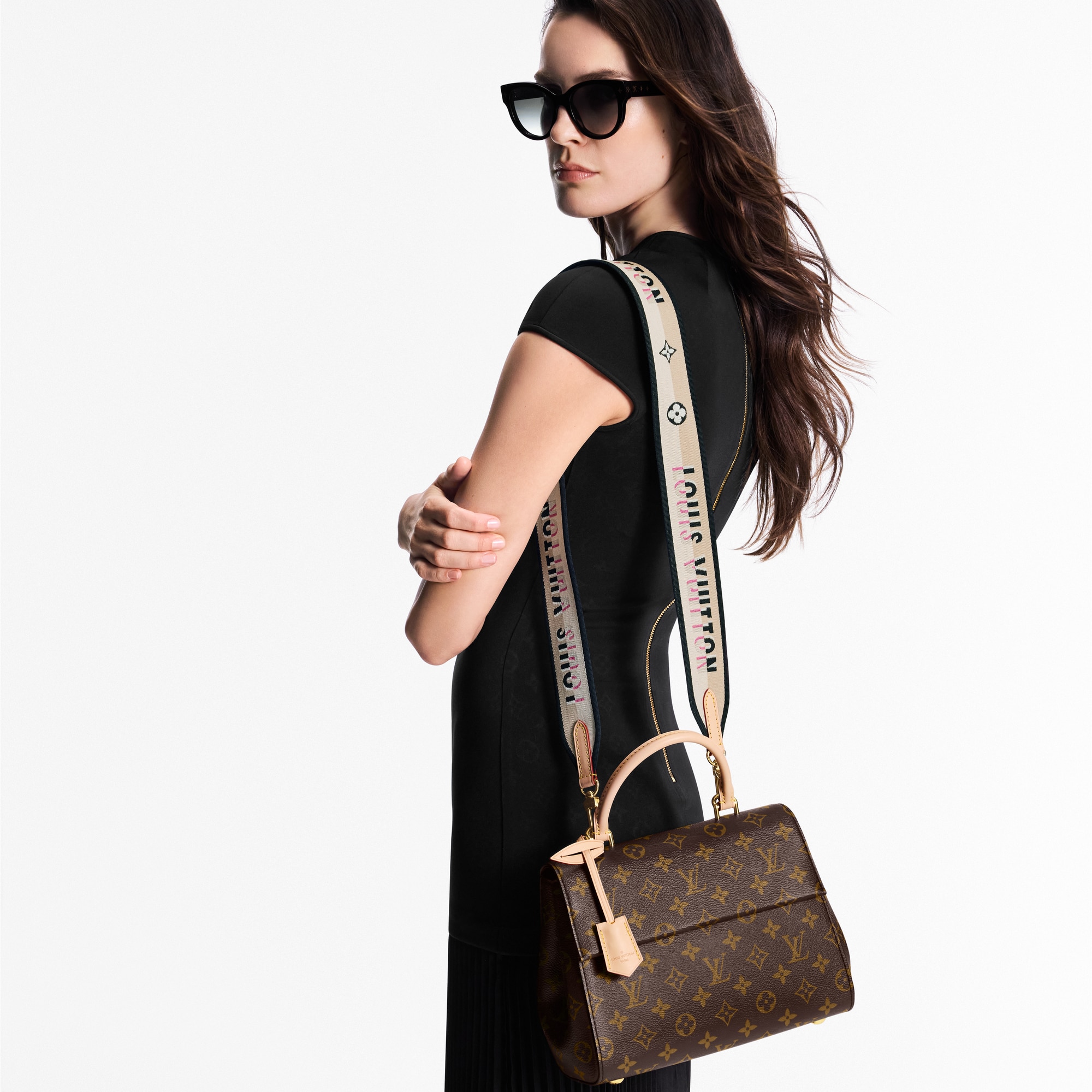 Monogram Bolsas Todas as Coleções Bolsa Cluny BB | Louis Vuitton ® (Zoom no Produto)