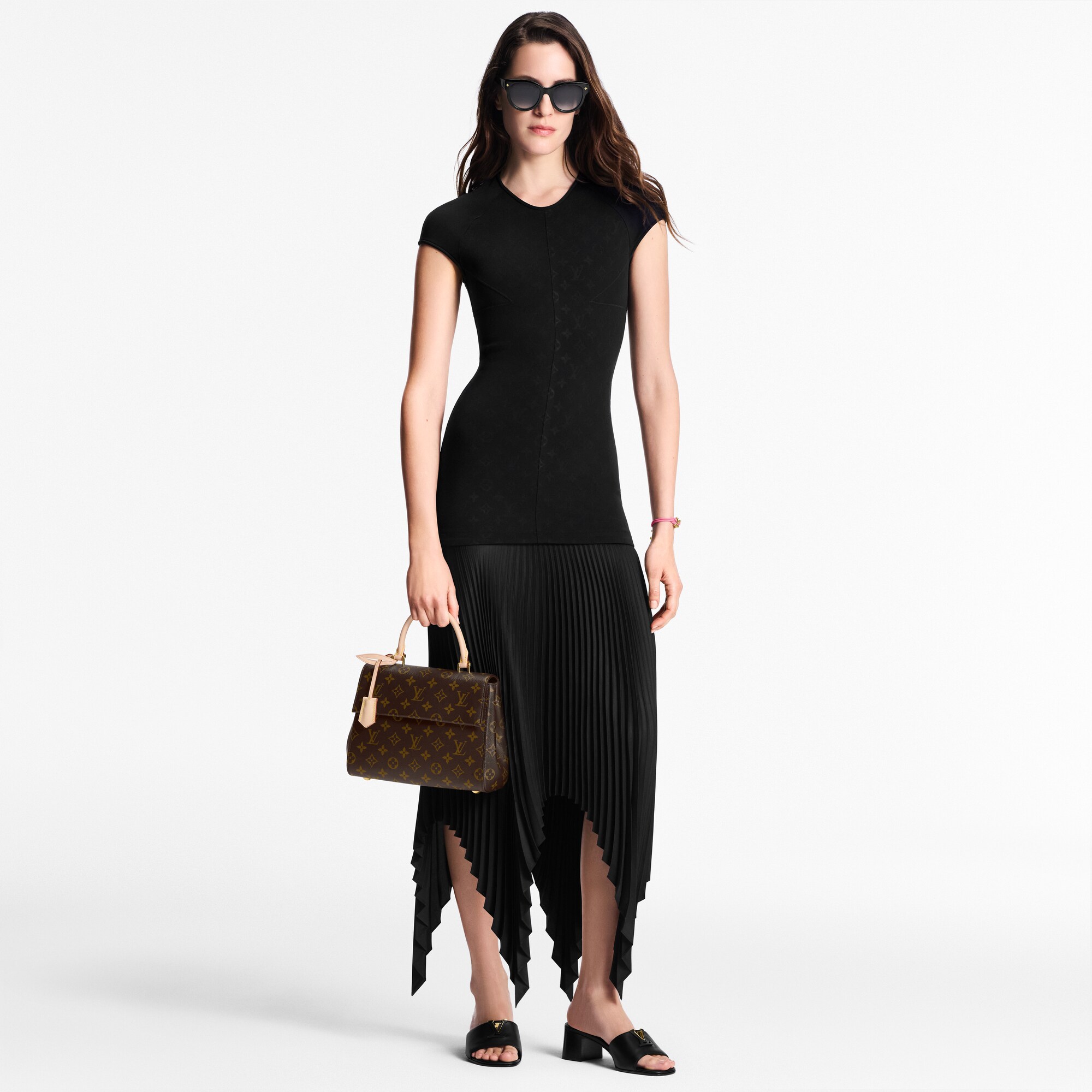 Monogram Bolsas Todas as Coleções Bolsa Cluny BB | Louis Vuitton ® (Zoom no Produto)