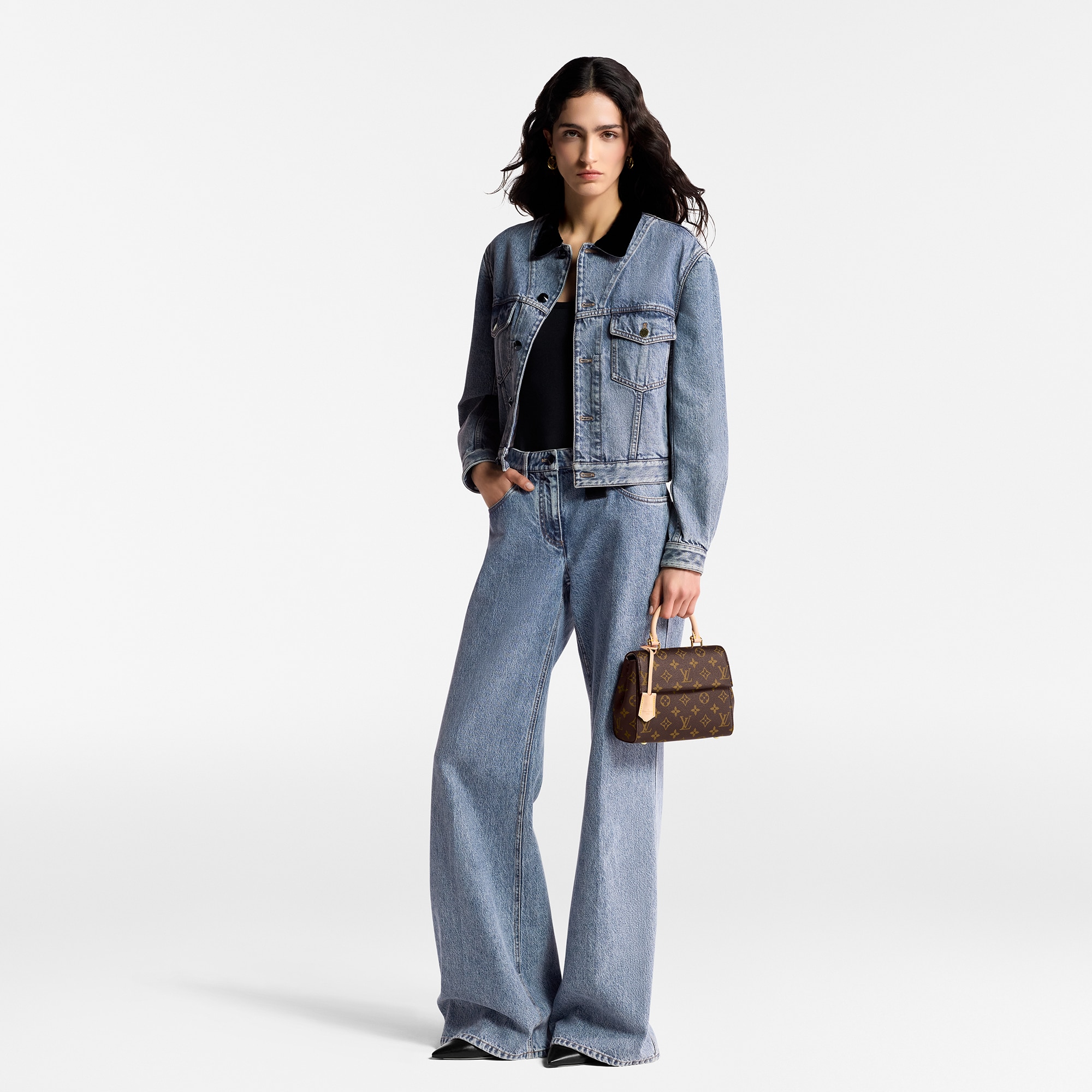 Monogram Bolsas Todas as Coleções Bolsa Cluny Mini | Louis Vuitton ® (Zoom no Produto)