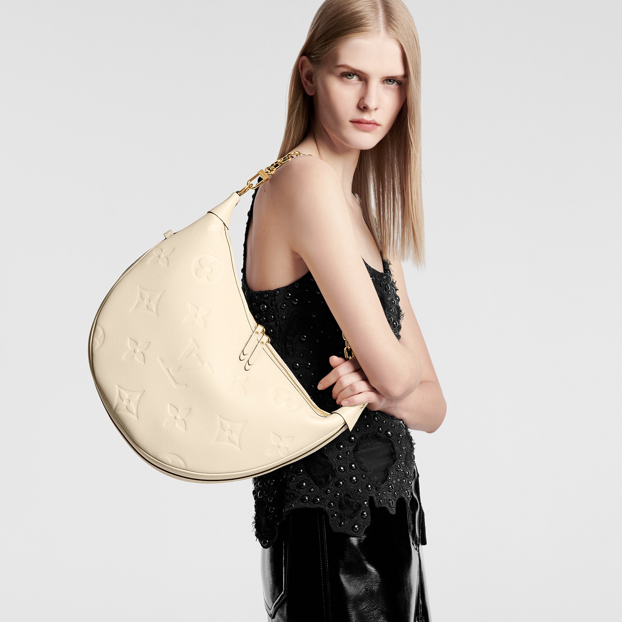 Couro Monogram Empreinte Guia de Presentes Dia das Mães } Bolsa Hobo Loop | Louis Vuitton ® (Zoom no Produto)