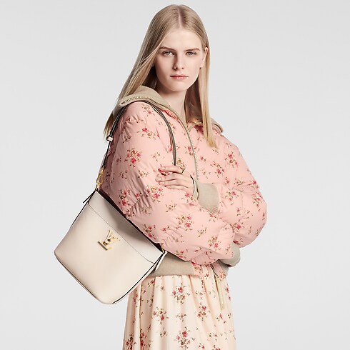 Lockme Bolsas Todas as Coleções Bolsa Lock and Walk | Louis Vuitton ® (Zoom no Produto)