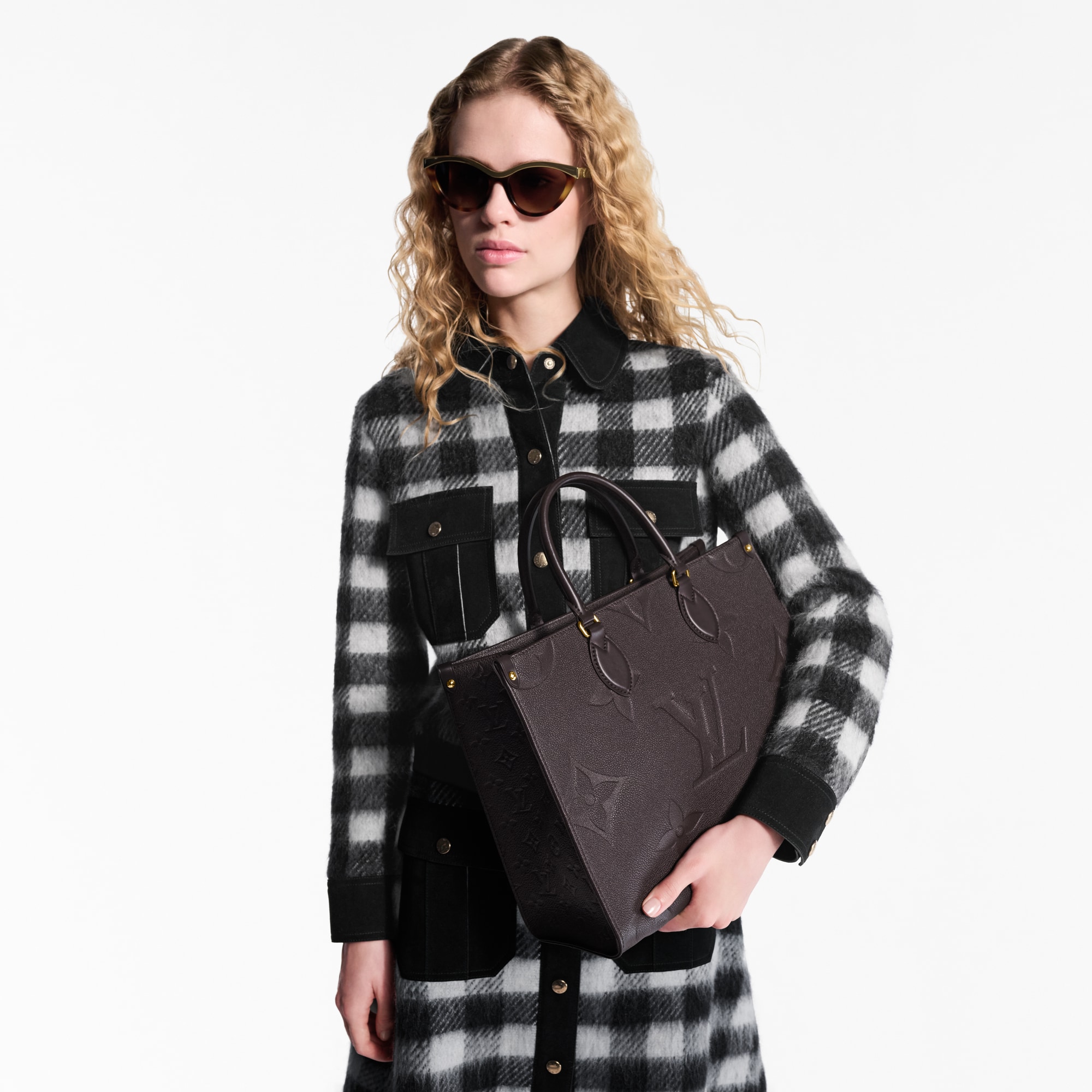 Couro Monogram Empreinte Bolsas Todas as Coleções Bolsa OnTheGo MM | Louis Vuitton ® (Zoom no Produto)