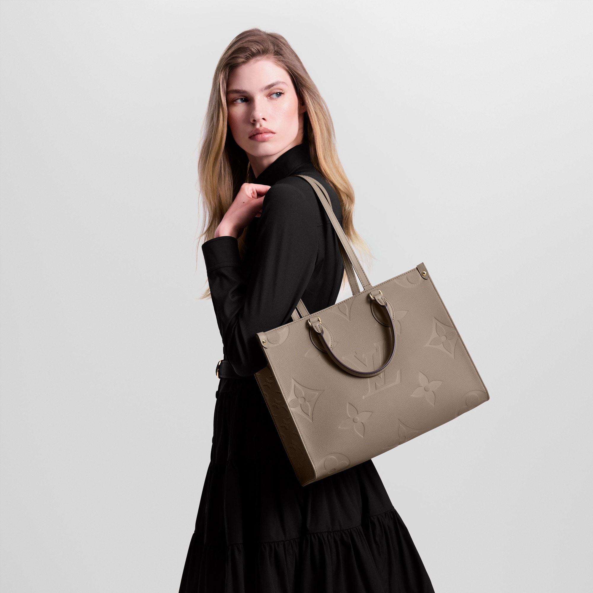 Couro Monogram Empreinte Bolsas Todas as Coleções Bolsa OnTheGo MM | Louis Vuitton ® (Zoom no Produto)