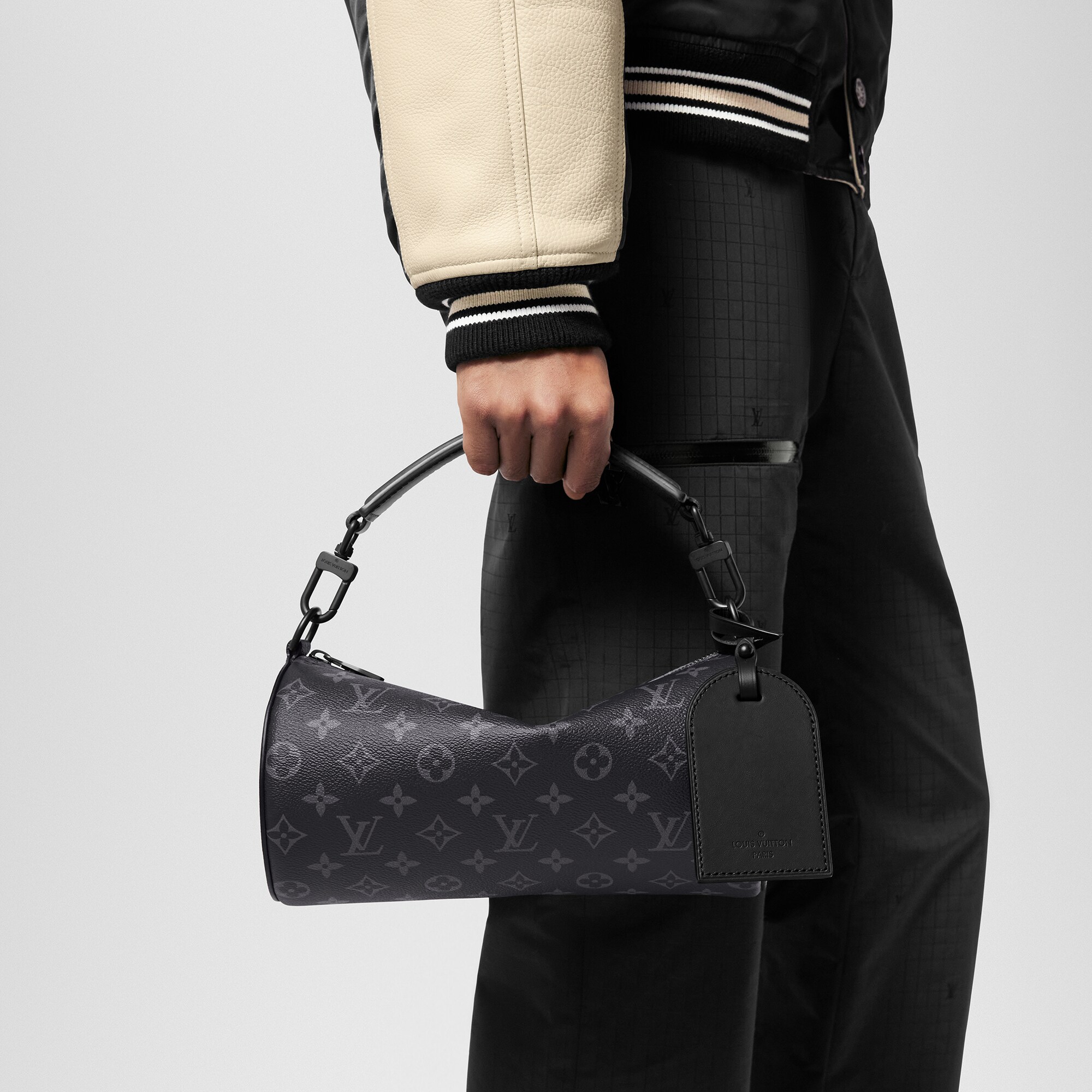 Monogram Eclipse Bolsas All Collections Bolsa Soft Polochon PM | Louis Vuitton ® (Zoom no Produto)