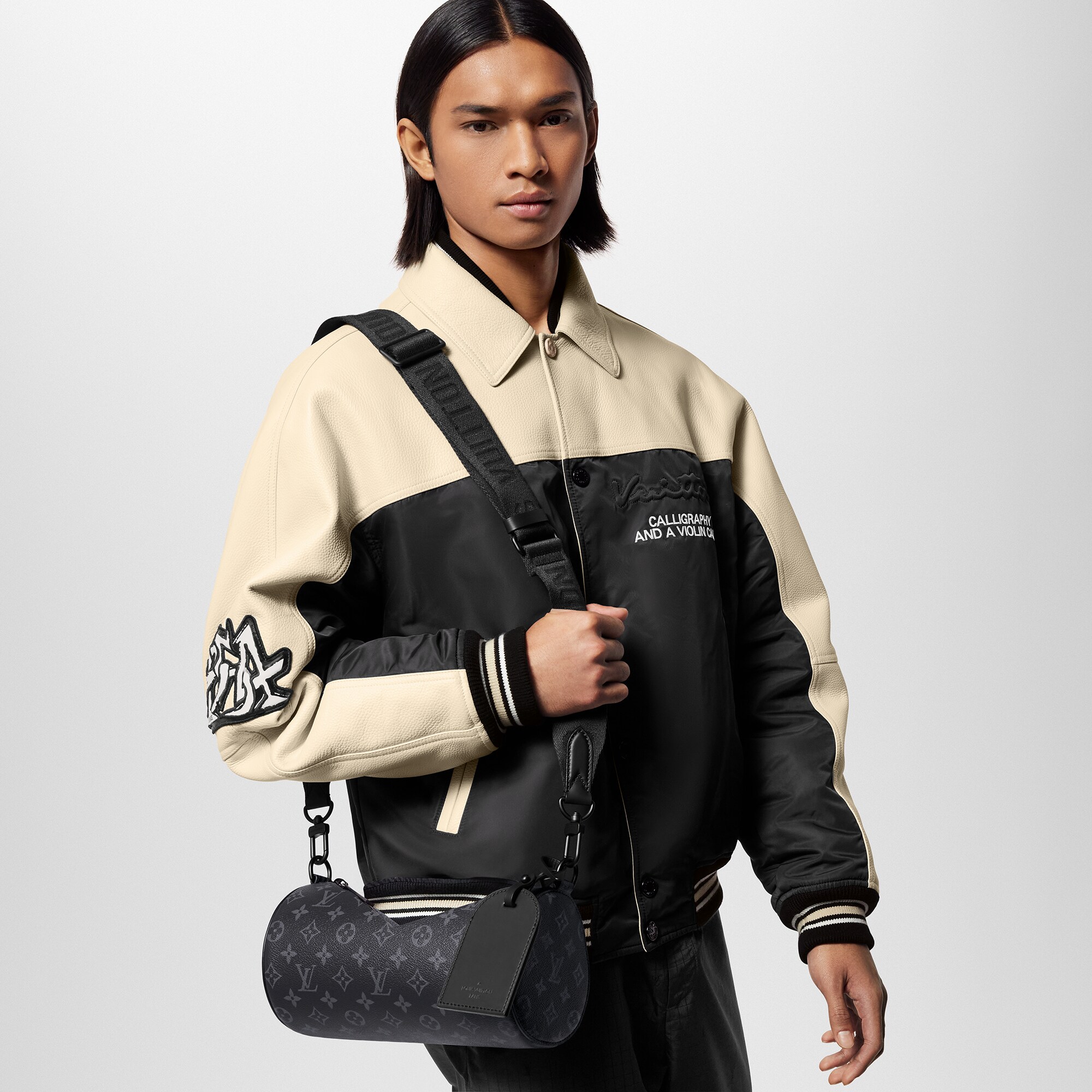 Monogram Eclipse Bolsas All Collections Bolsa Soft Polochon PM | Louis Vuitton ® (Zoom no Produto)