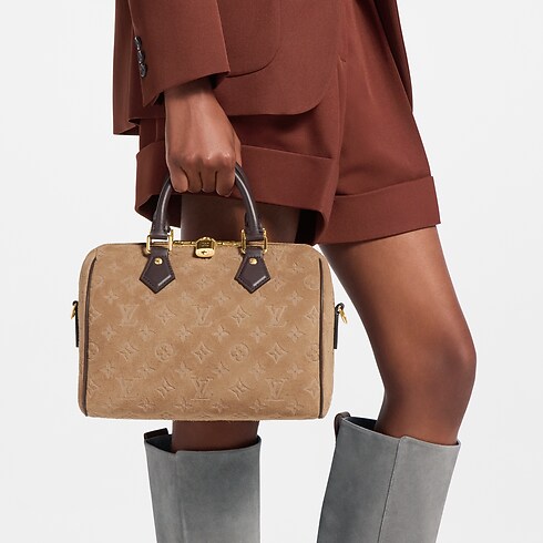 Bolsa Speedy Bandoulière 25 – Vista No Corpo (Detalhe)