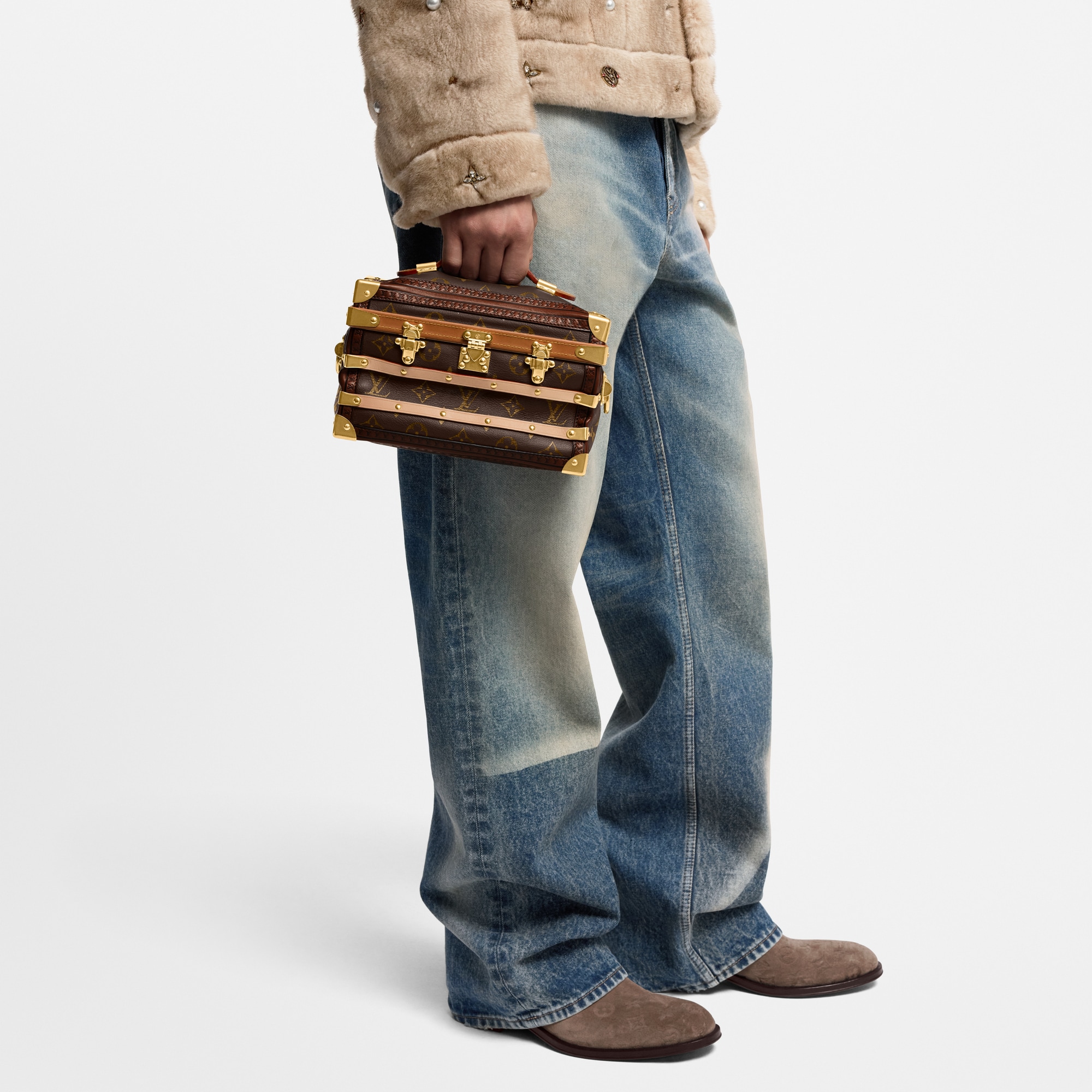 Outros Couros Monogram Bolsas Femininas Lançamentos Bolsa Squeeze Trunk | Louis Vuitton ® (Zoom no Produto)