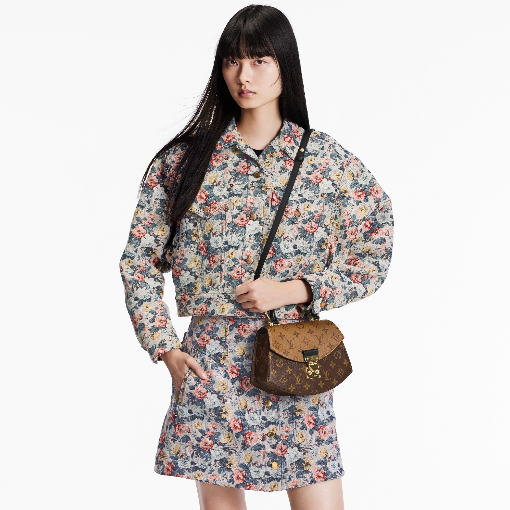 Outros Canvas Monogram Bolsas Todas as Coleções Bolsa Tilsitt | Louis Vuitton ® (Zoom no Produto)