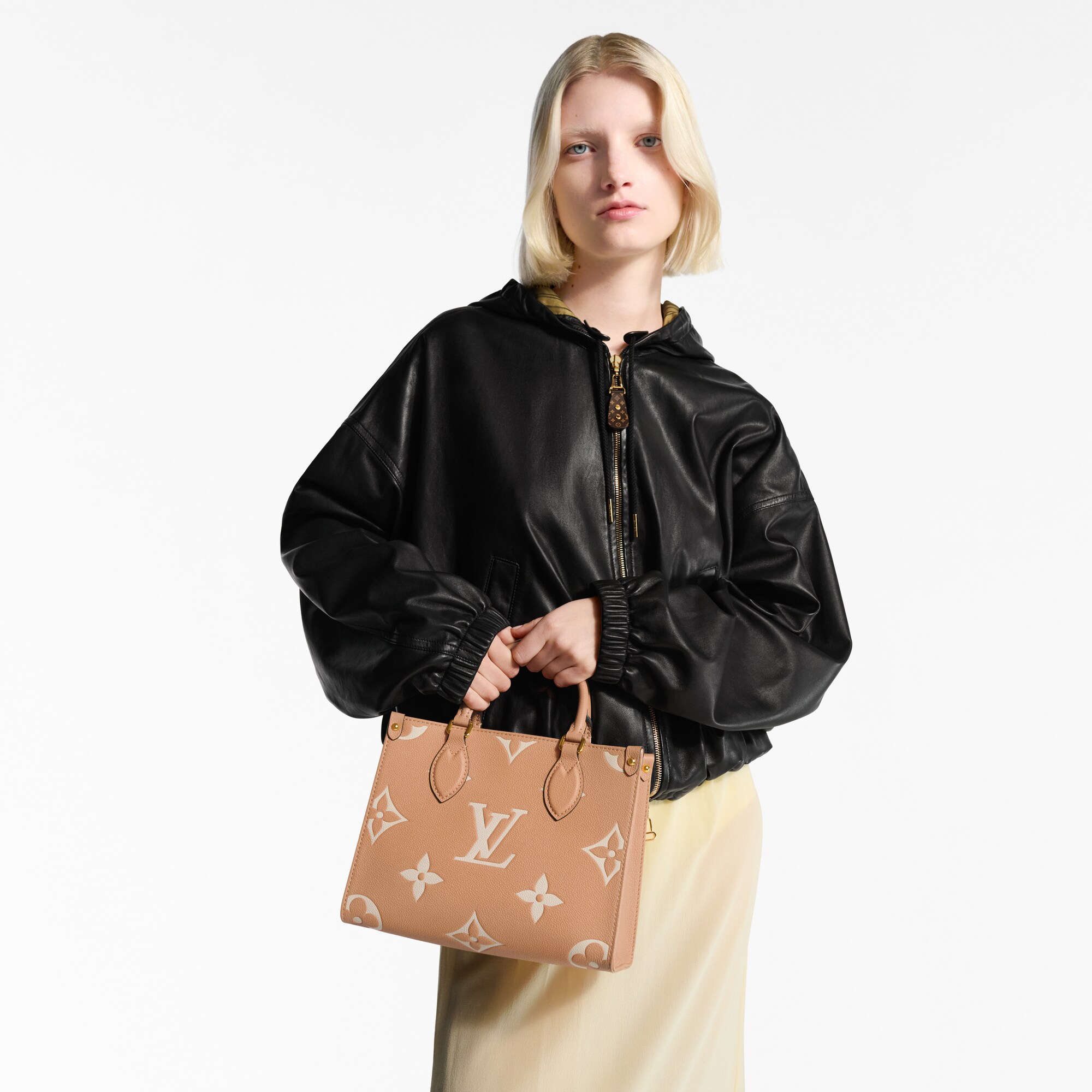 Couro Monogram Empreinte Bicolor Bolsas Todas as Coleções Bolsa Tote OnTheGo PM | Louis Vuitton ® (Zoom no Produto)