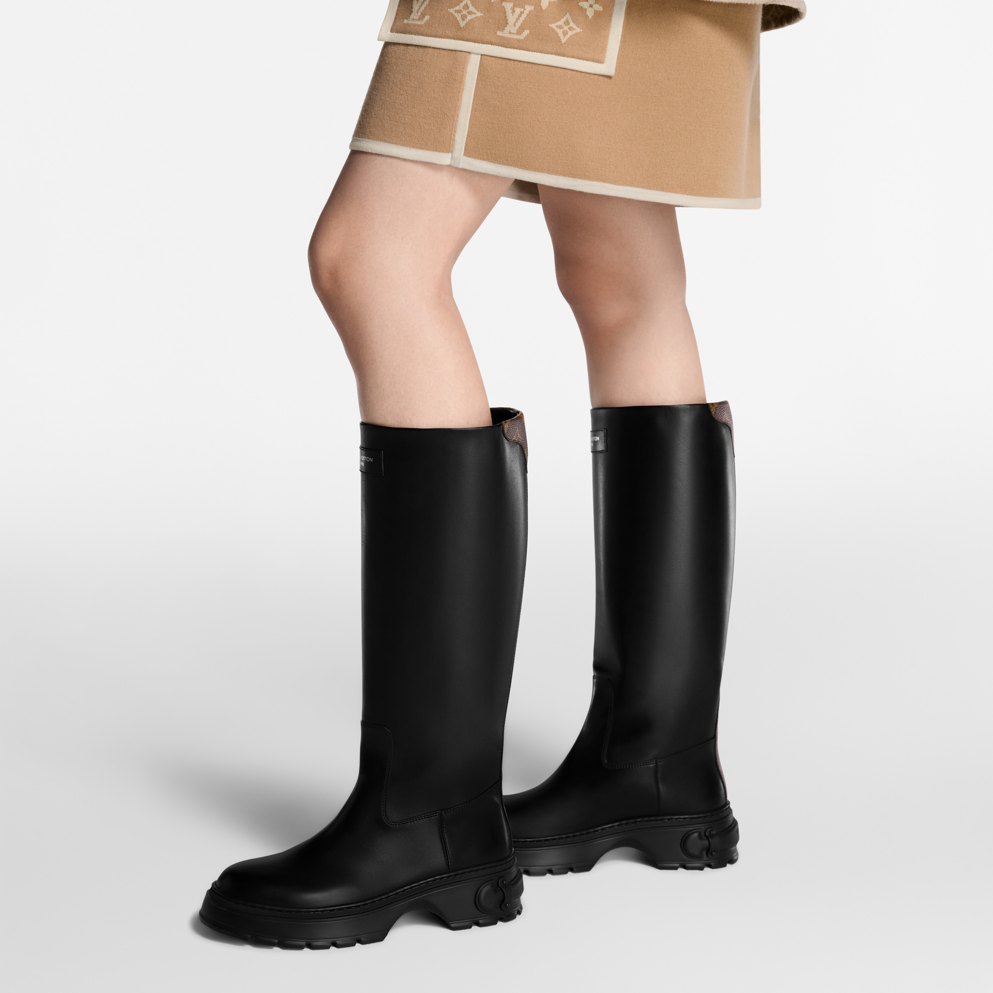  Sapatos Botas Bota de Cano Alto LV Squad | Louis Vuitton ® (Zoom no Produto)