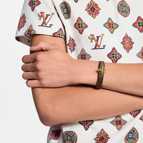 Bracelete Reversível Mini Flowergram – Vista No Corpo (Detalhe)