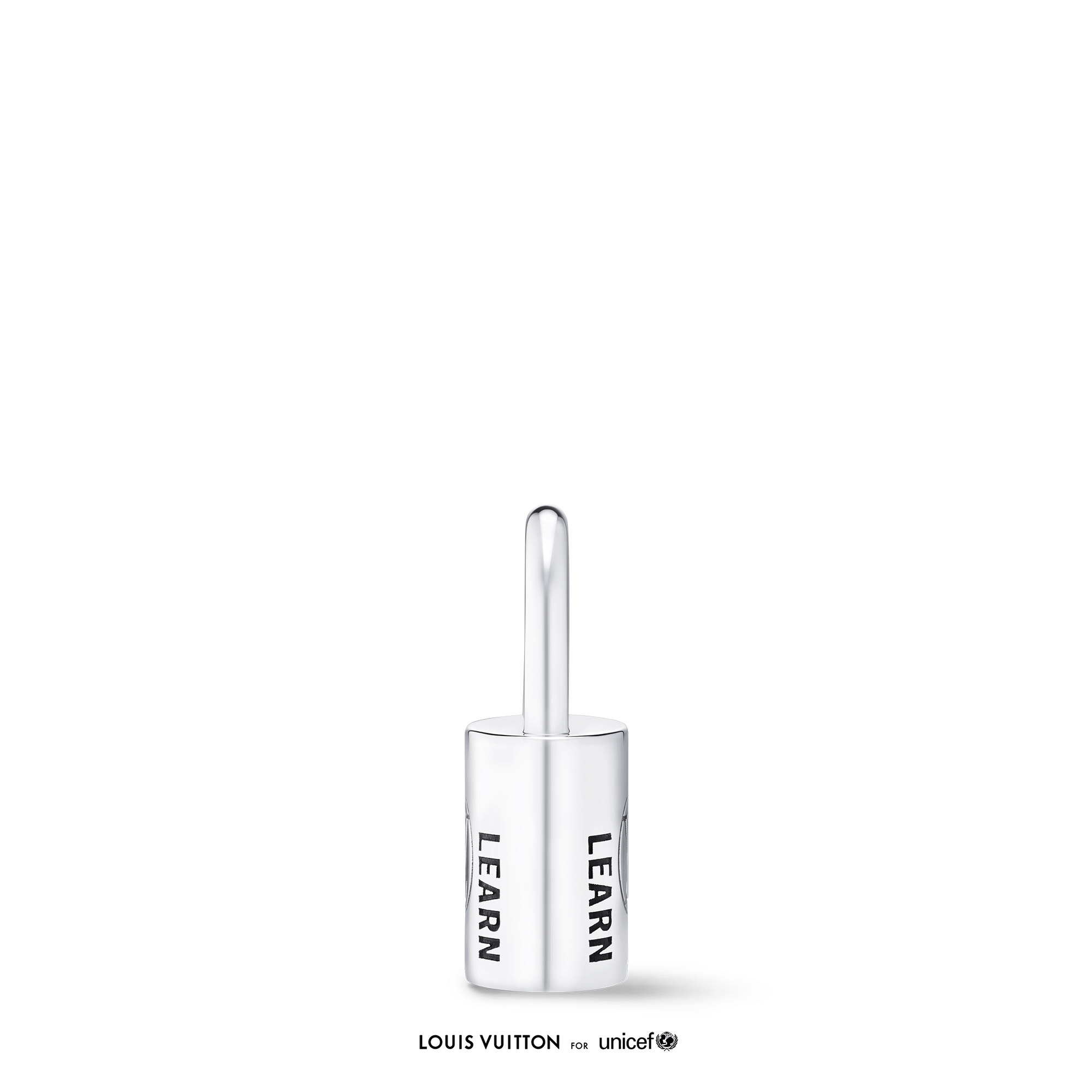  Categorias Brincos Brincos Silver Lockit em Prata de Lei com Trabalho Esmaltado em Preto | Louis Vuitton ® (Zoom no Produto)