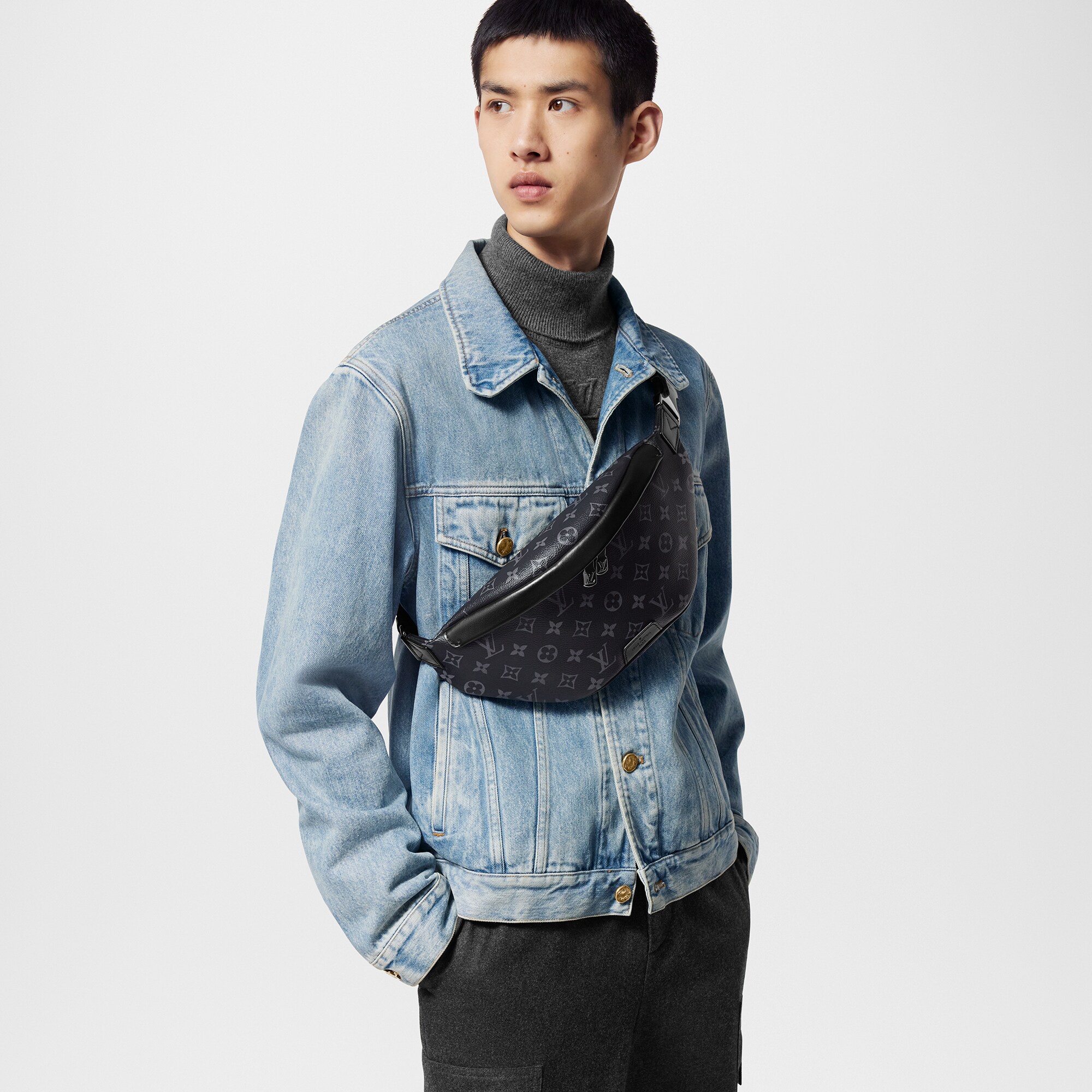 Monogram Eclipse Bolsas Todas as Bolsas Bumbag Discovery PM | Louis Vuitton ® (Zoom no Produto)