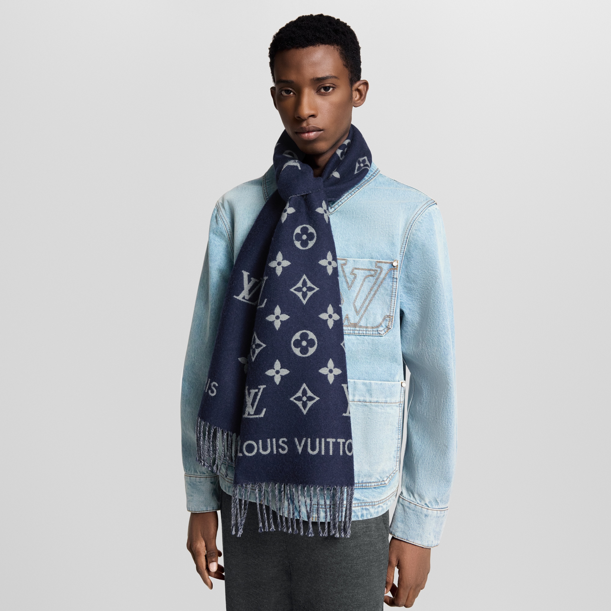 S00 Acessórios Echarpes Cachecol All About Monogram | Louis Vuitton ® (Zoom no Produto)