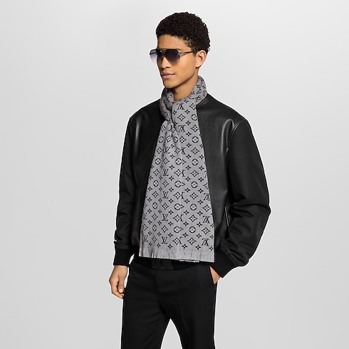 S00 Acessórios Echarpes Cachecol Monogram Classic | Louis Vuitton ® (Zoom no Produto)