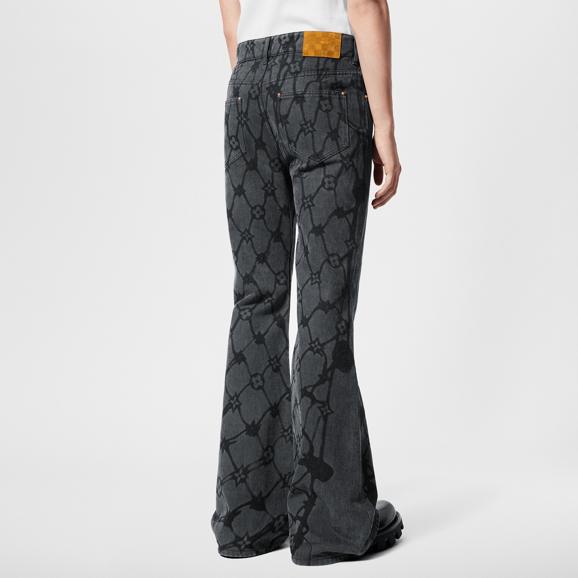  Discontinued Product Obs 12 Calça Flare em Jeans Monogram | Louis Vuitton ® (Zoom no Produto)