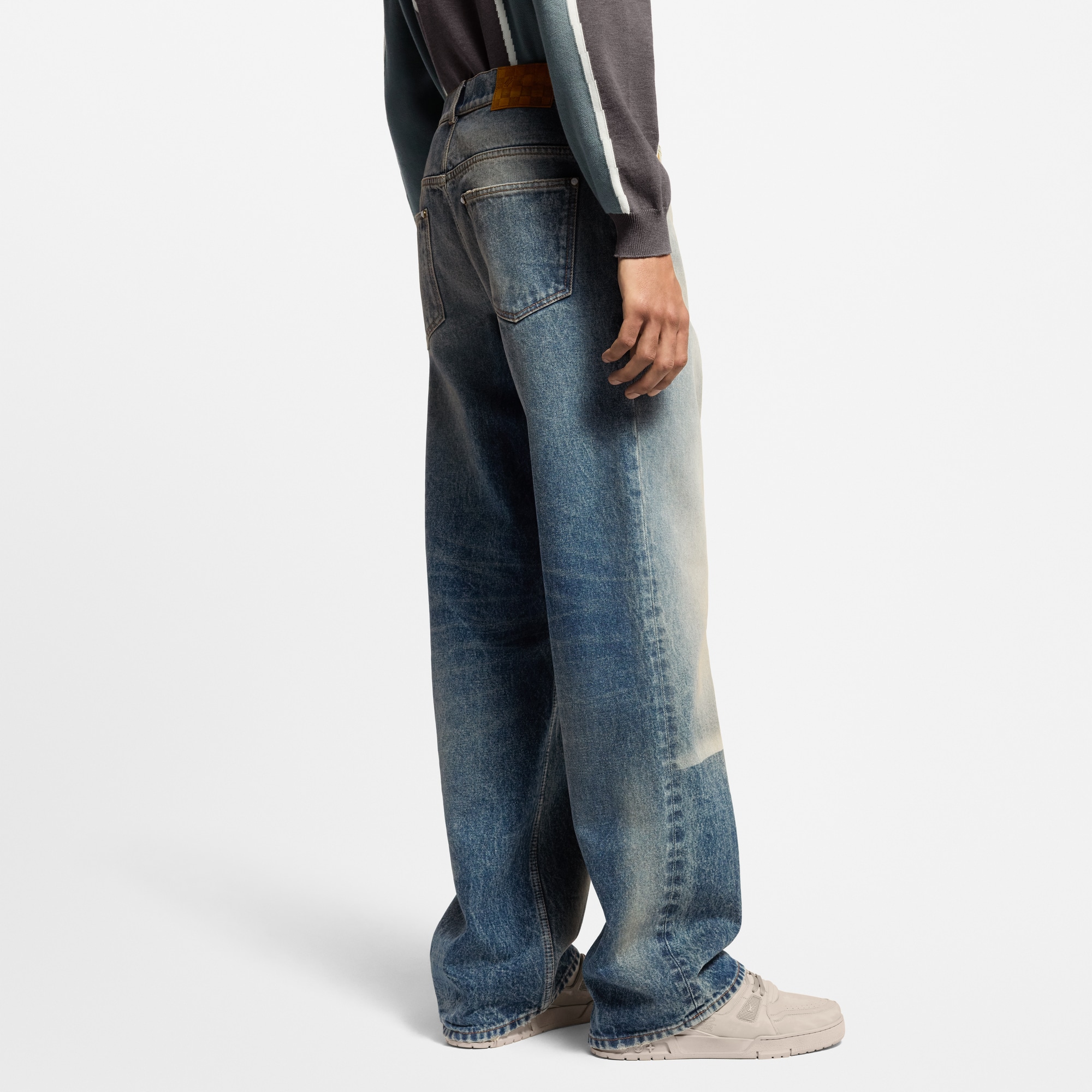  Ready-to-Wear Roupas em Denim Calça Jeans de Skatista com Efeito Desbotado | Louis Vuitton ® (Zoom no Produto)
