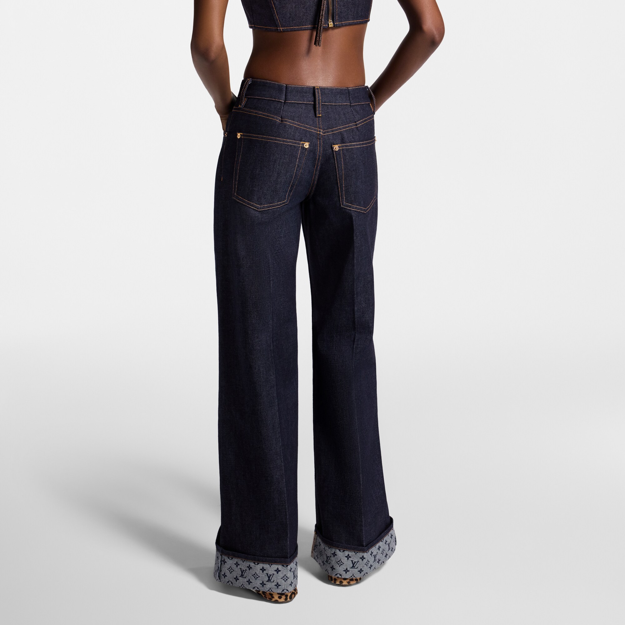  Ready-to-Wear Calças Calça Jeans Flare com Barra Virada | Louis Vuitton ® (Zoom no Produto)