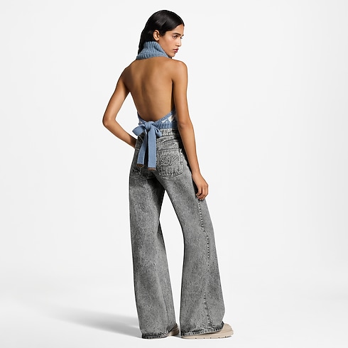 Calça Jeans Flare Estonada – Vista de Ambiente