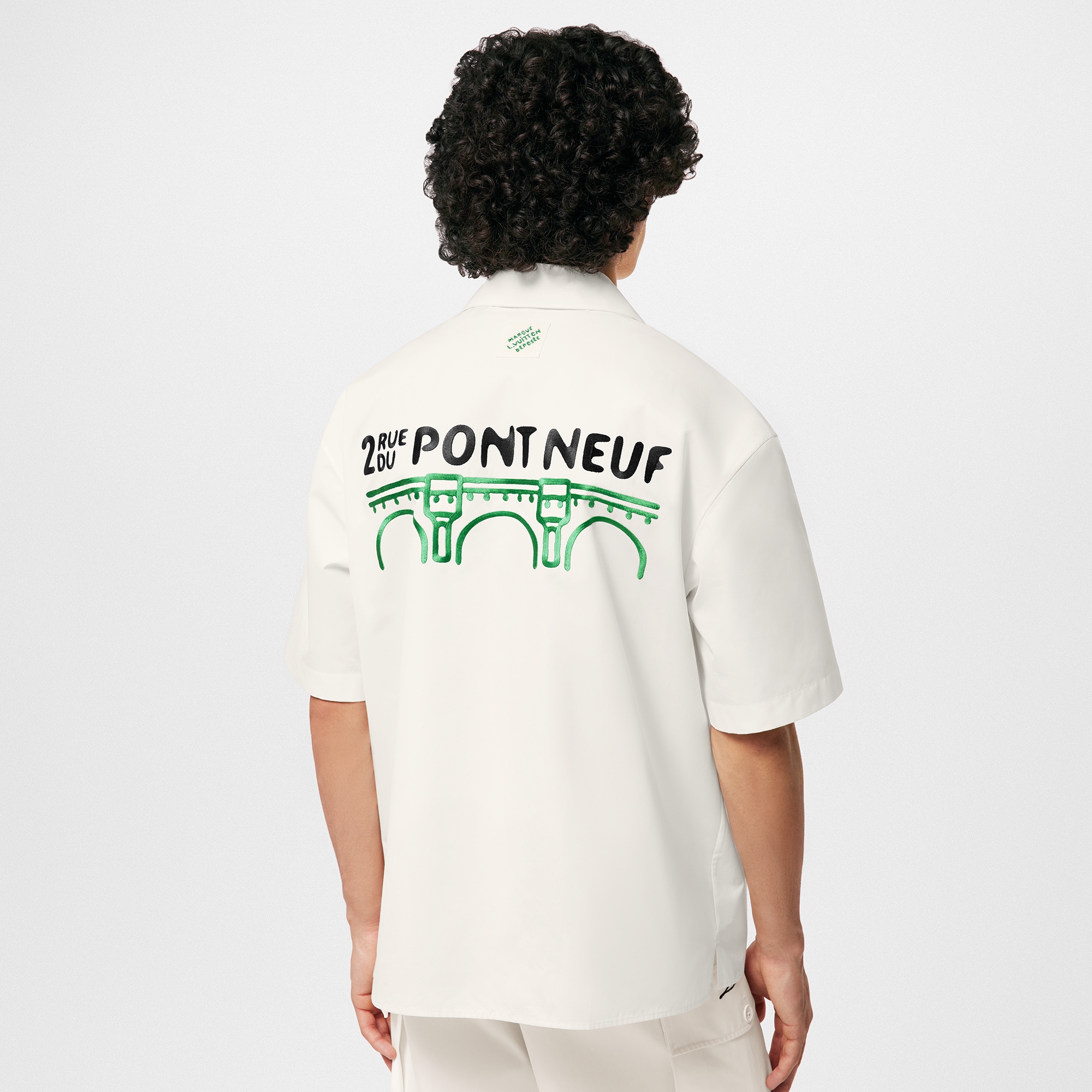  Discontinued Product Obs 12 Camisa de Algodão com Manga Curta e Colarinho Aberto | Louis Vuitton ® (Zoom no Produto)