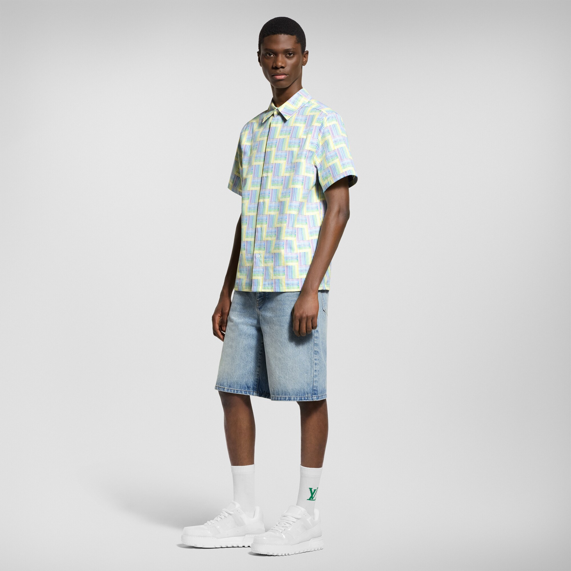  Ready-to-Wear Camisas Camisa de Manga Curta com Grafismo em Degradé | Louis Vuitton ® (Zoom no Produto)