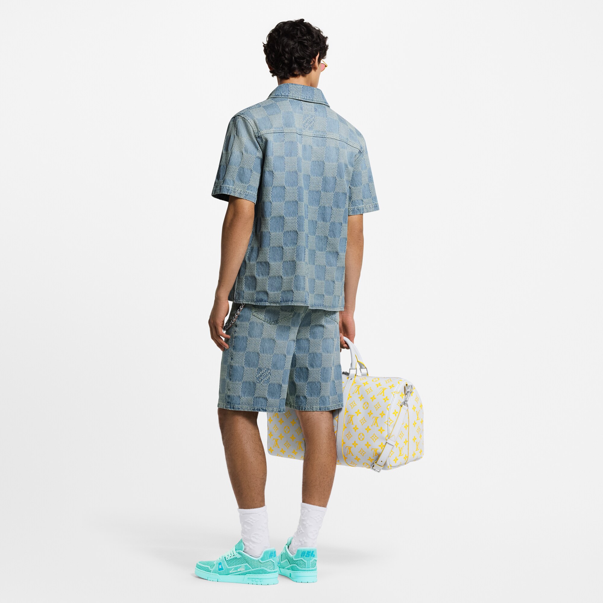  Ready-to-Wear Camisas Camisa de Manga Curta em Jeans Claro com Damier 3D | Louis Vuitton ® (Zoom no Produto)