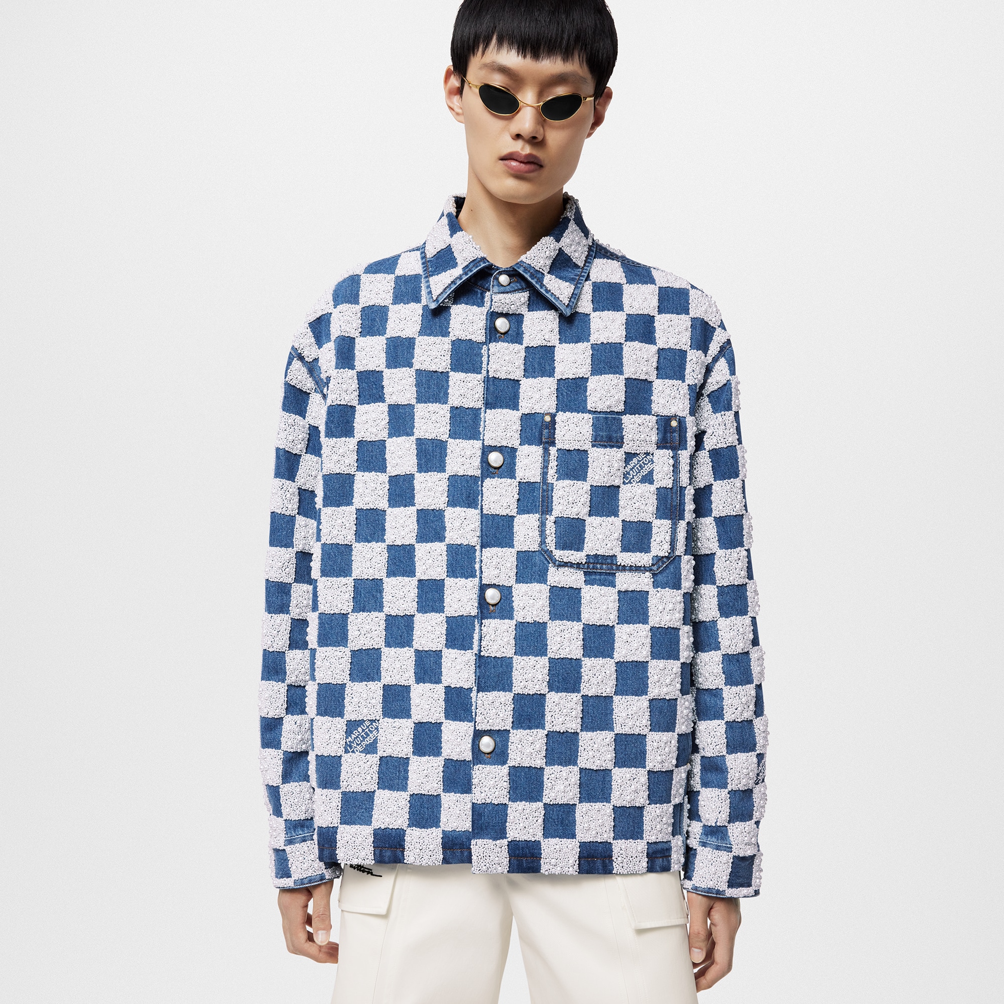  Ready-to-Wear Todas as Roupas Camisa Jeans Oversized Bordada com Pérolas - Sob Encomenda | Louis Vuitton ® (Zoom no Produto)