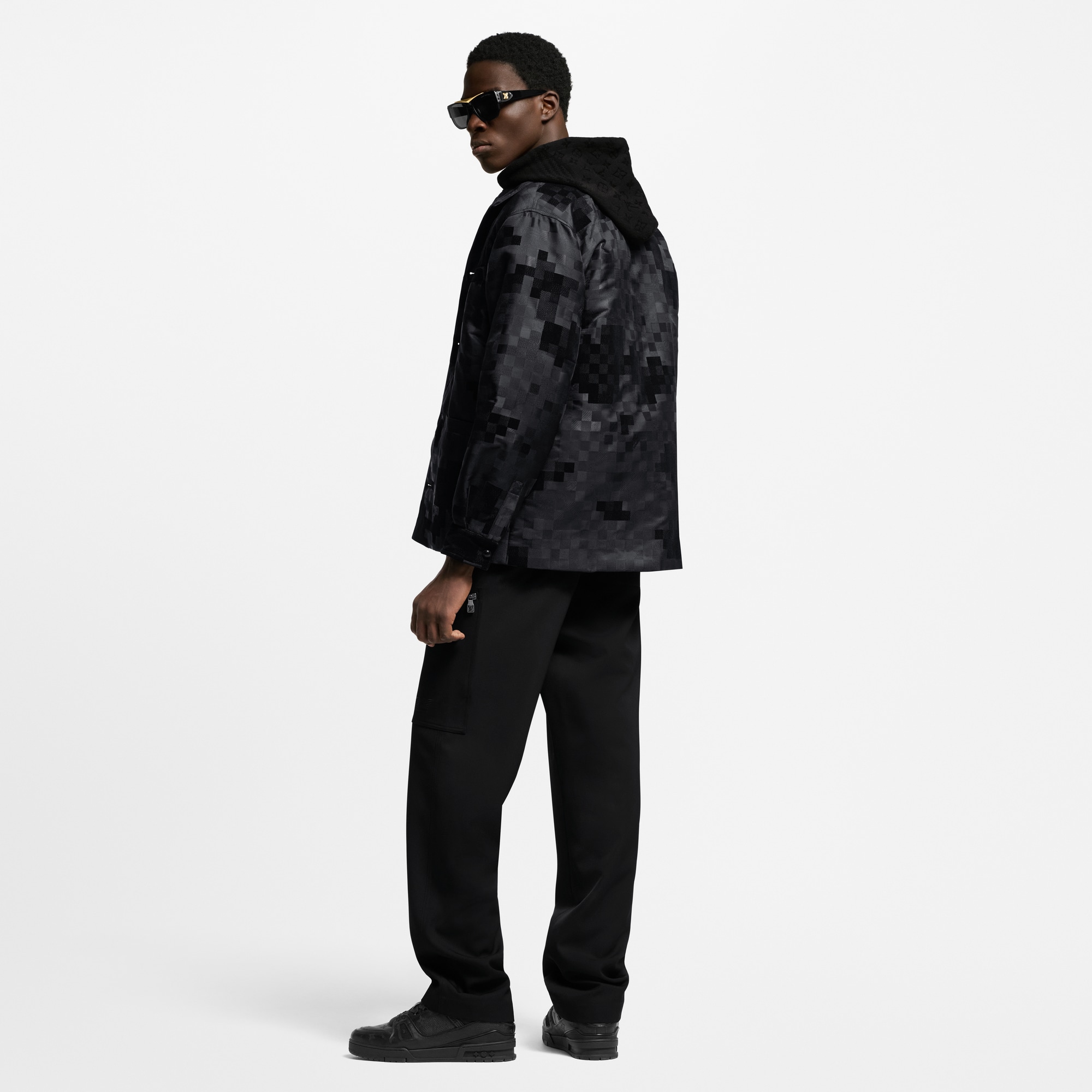  Ready-to-Wear Casacos e Agasalhos Camisa Oversized Chic com Grafismo | Louis Vuitton ® (Zoom no Produto)