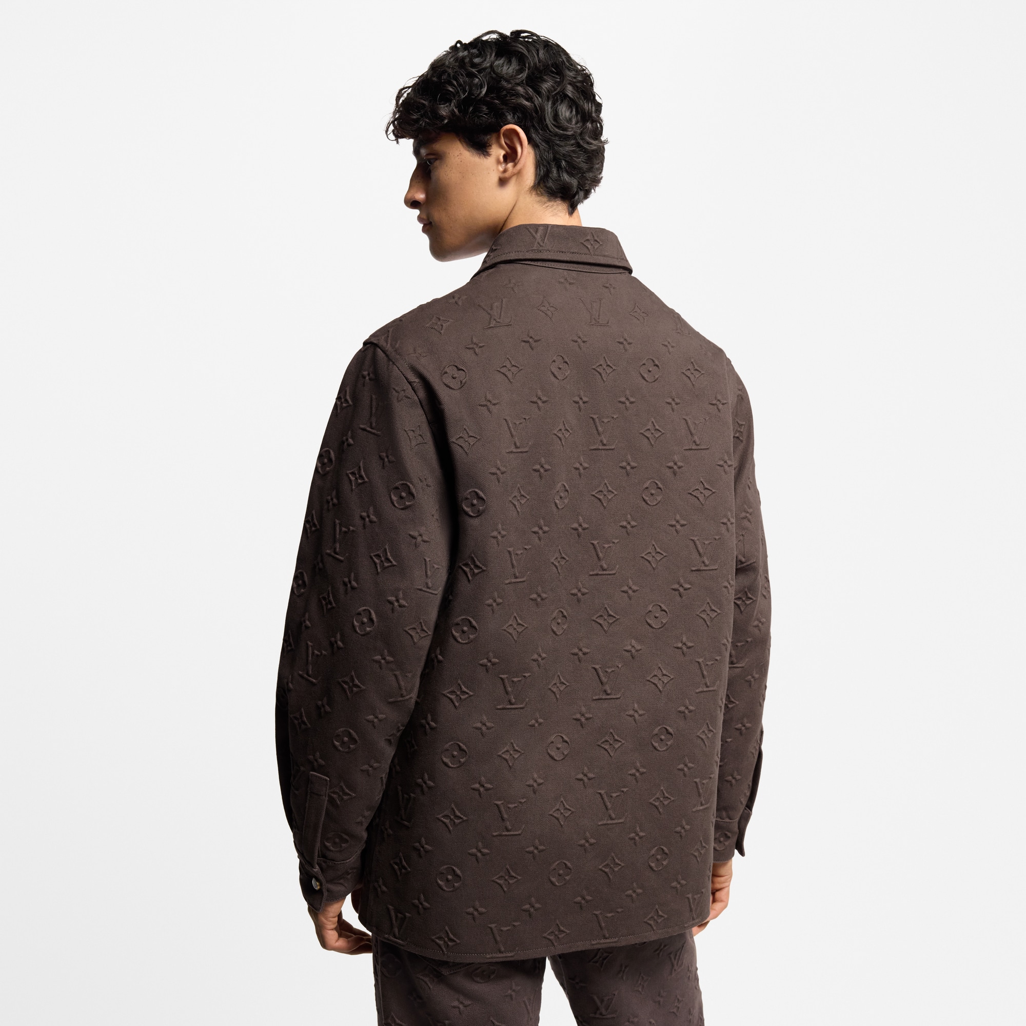  Ready-to-Wear Casacos e Agasalhos Camisa Oversized com Monogram em Relevo | Louis Vuitton ® (Zoom no Produto)