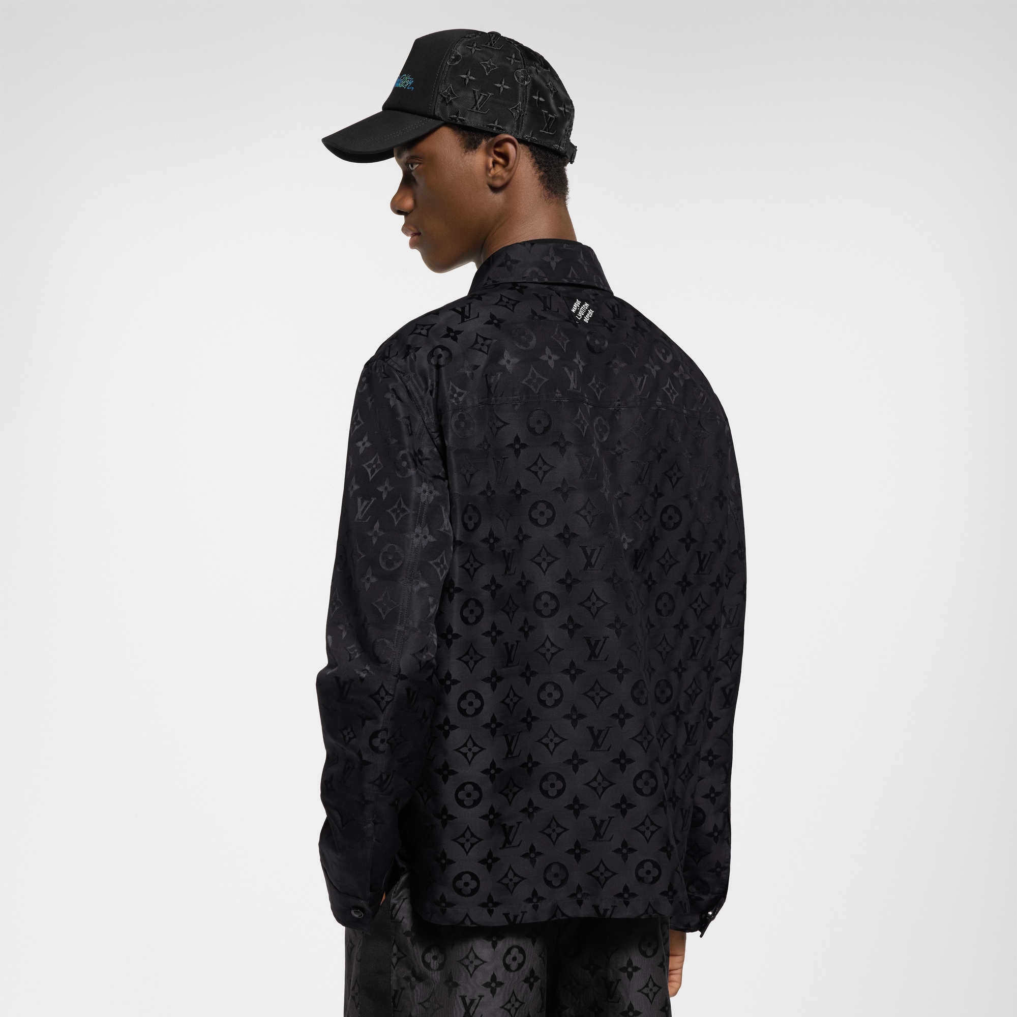  Ready-to-Wear Casacos e Agasalhos Camisa Oversized em Seda com Jacquard Monogram Moiré | Louis Vuitton ® (Zoom no Produto)