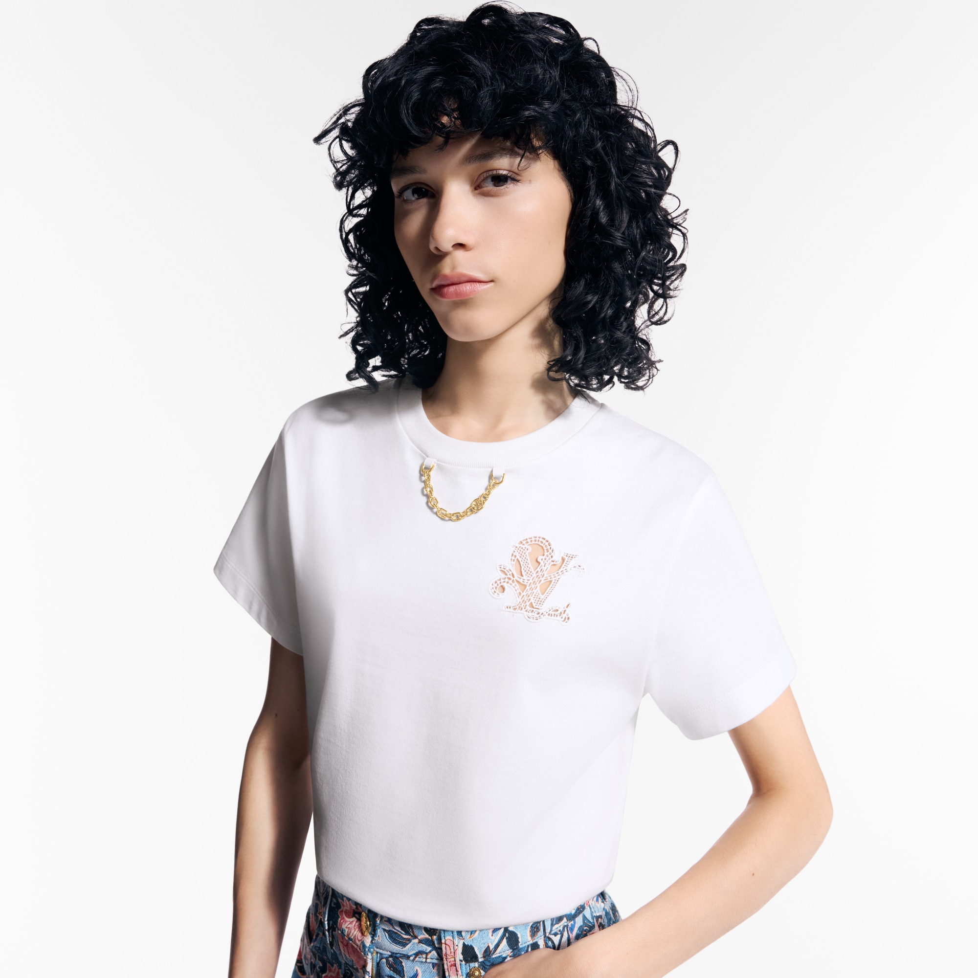  Ready-to-Wear Blusas Camiseta com LV Initials em Bordado Inglês | Louis Vuitton ® (Zoom no Produto)