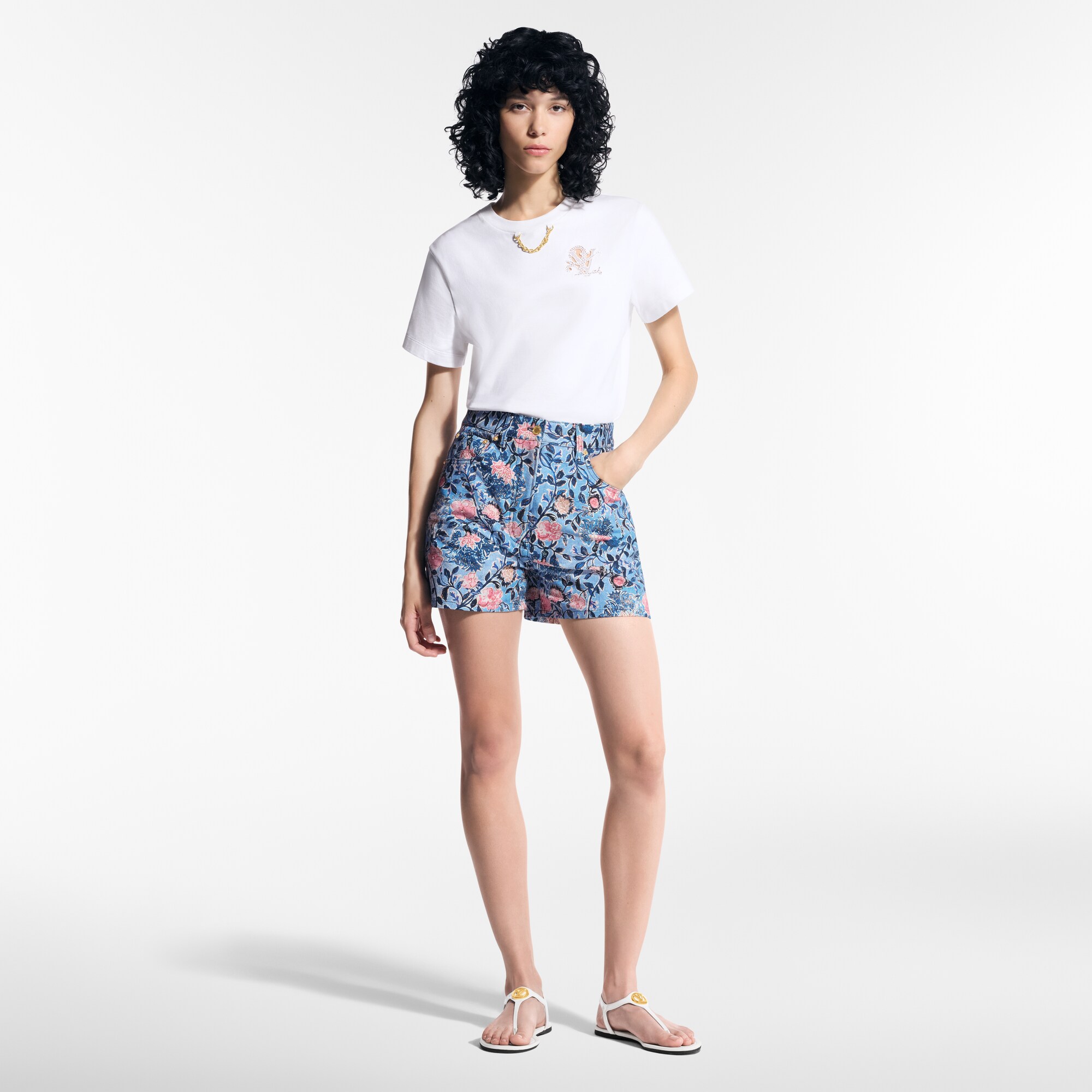  Ready-to-Wear Blusas Camiseta com LV Initials em Bordado Inglês | Louis Vuitton ® (Zoom no Produto)