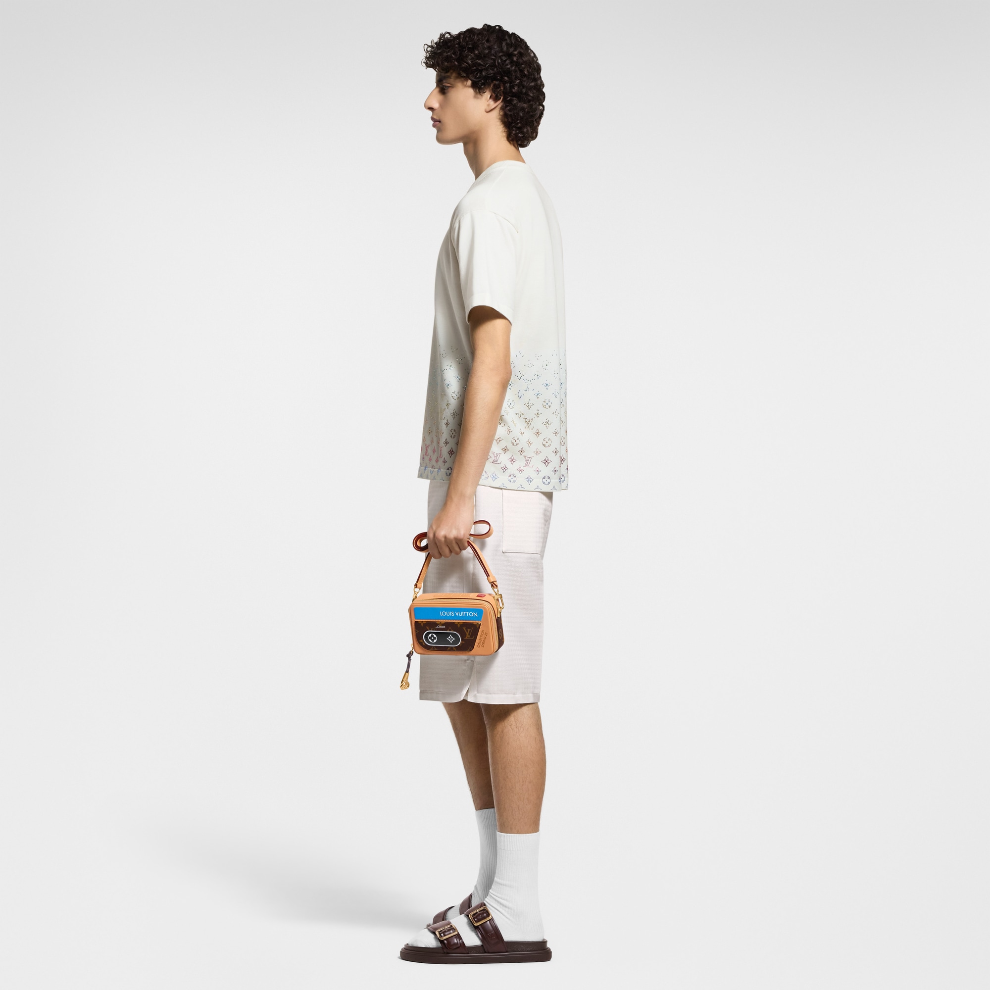  Ready-to-Wear Malhas e Moletons Camiseta de Manga Curta com Monogram Degradé em Cristais | Louis Vuitton ® (Zoom no Produto)