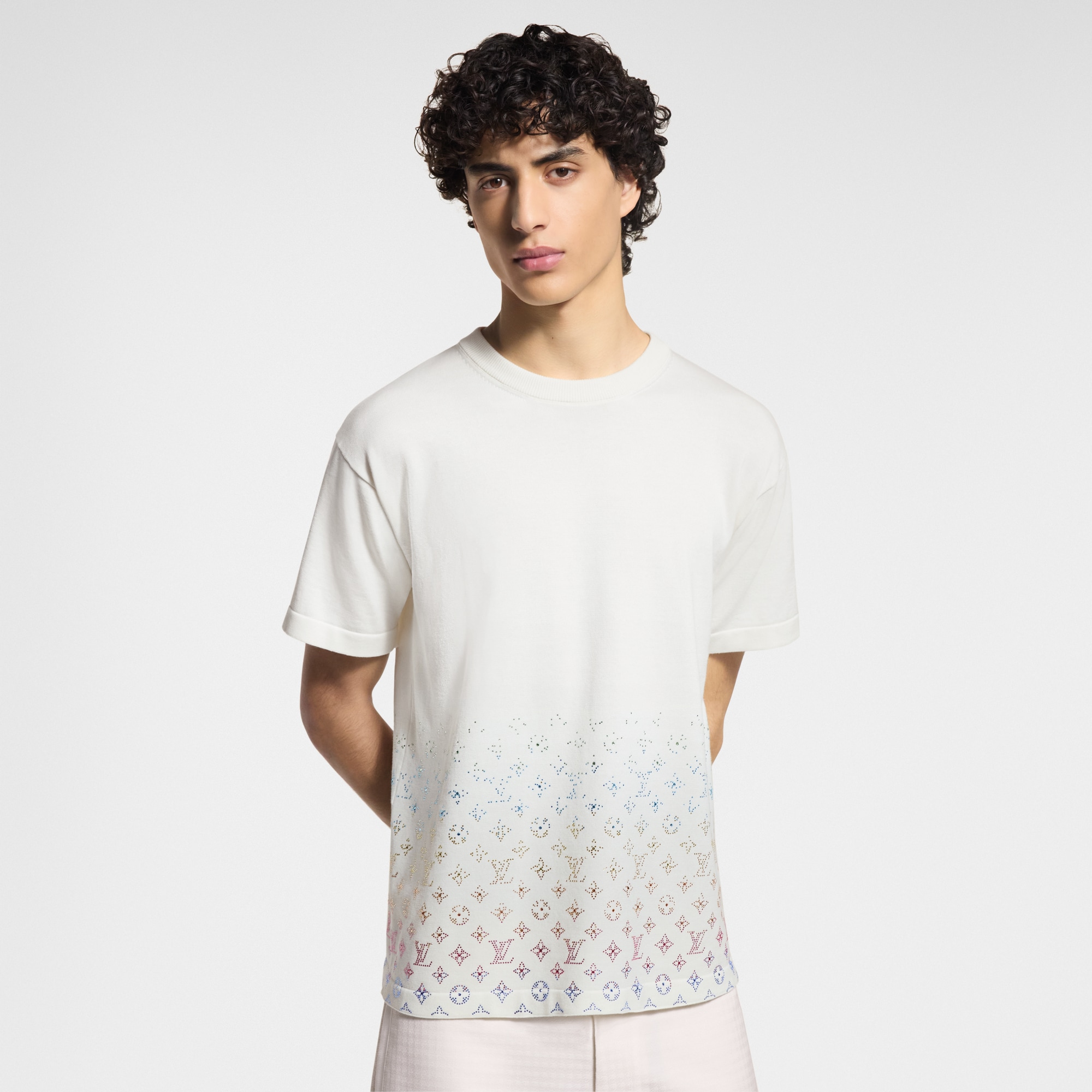  Ready-to-Wear Malhas e Moletons Camiseta de Manga Curta com Monogram Degradé em Cristais | Louis Vuitton ® (Zoom no Produto)