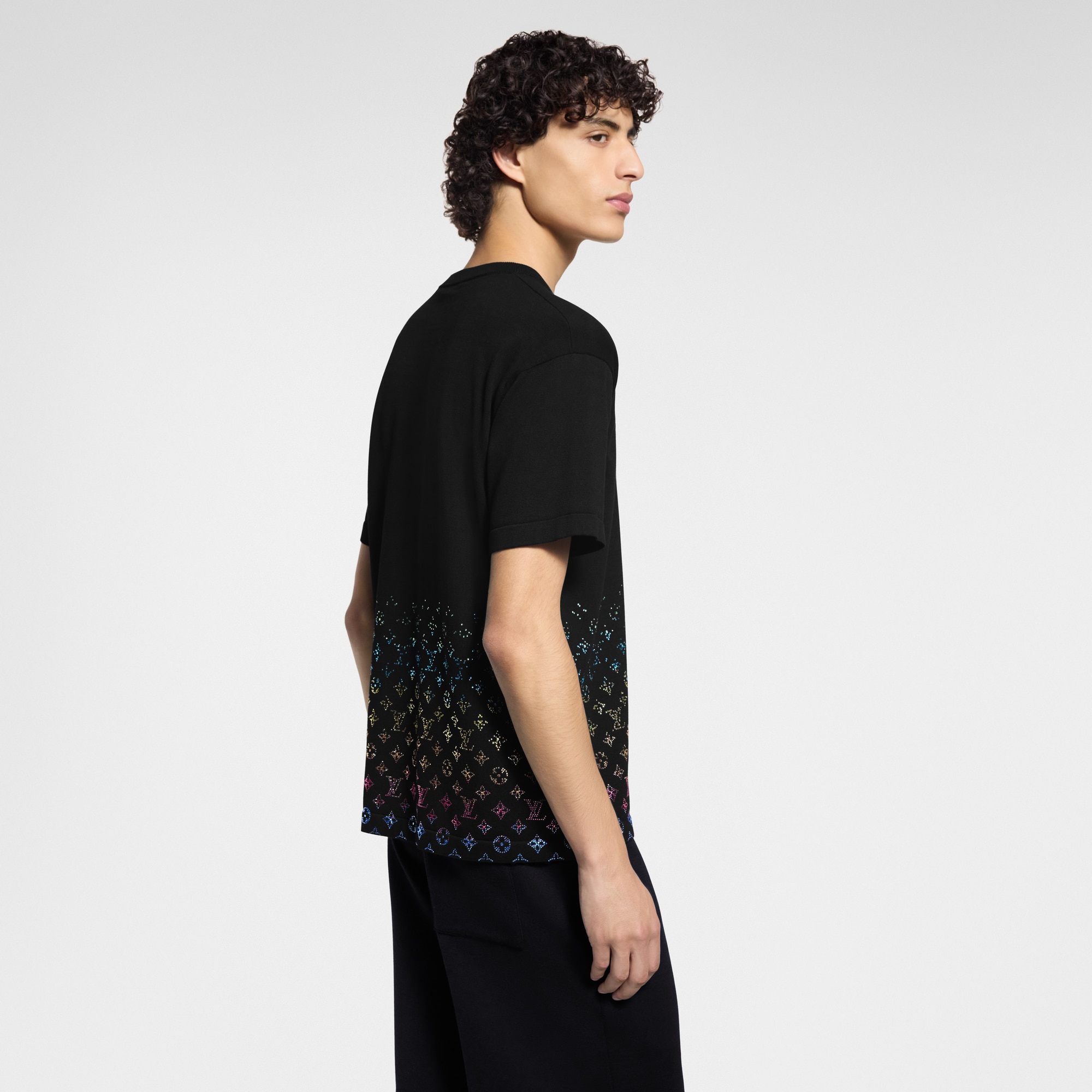  Ready-to-Wear Malhas e Moletons Camiseta de Manga Curta com Monogram Degradé em Cristais | Louis Vuitton ® (Zoom no Produto)