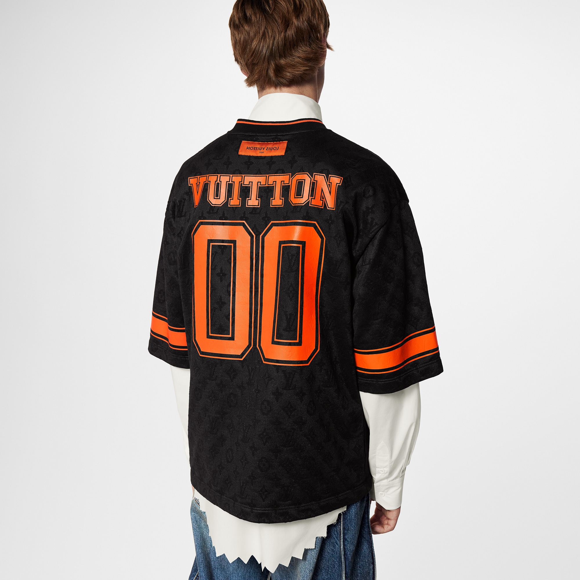  Discontinued Product Obs 7 Camiseta Esportiva com Gola V Monogram | Louis Vuitton ® (Zoom no Produto)