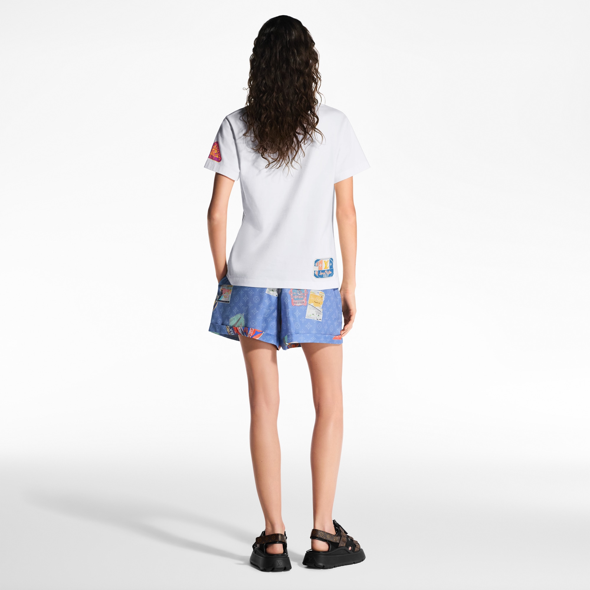  Ready-to-Wear Blusas Camiseta Estampada com Patches de Viagem | Louis Vuitton ® (Zoom no Produto)