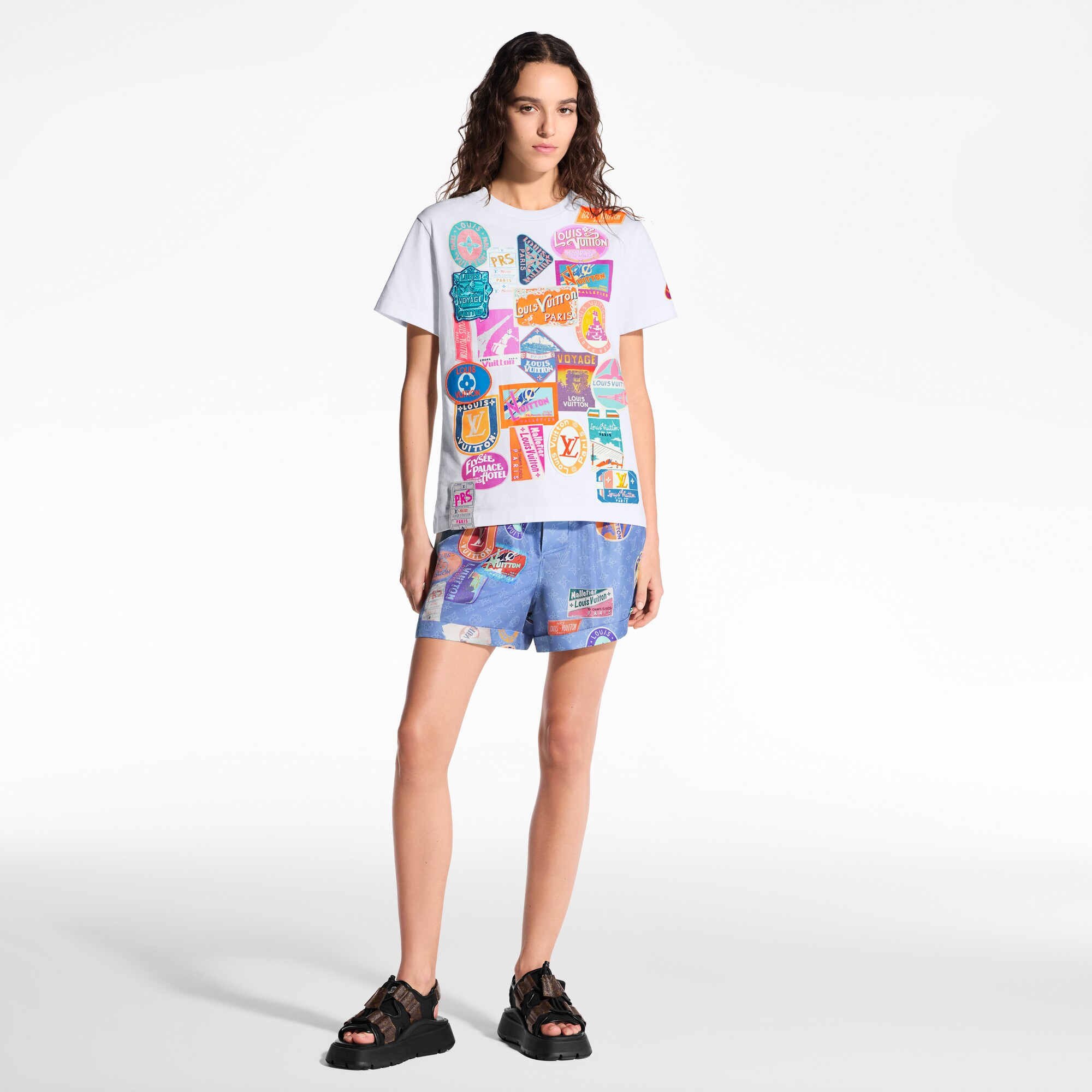  Ready-to-Wear Blusas Camiseta Estampada com Patches de Viagem | Louis Vuitton ® (Zoom no Produto)