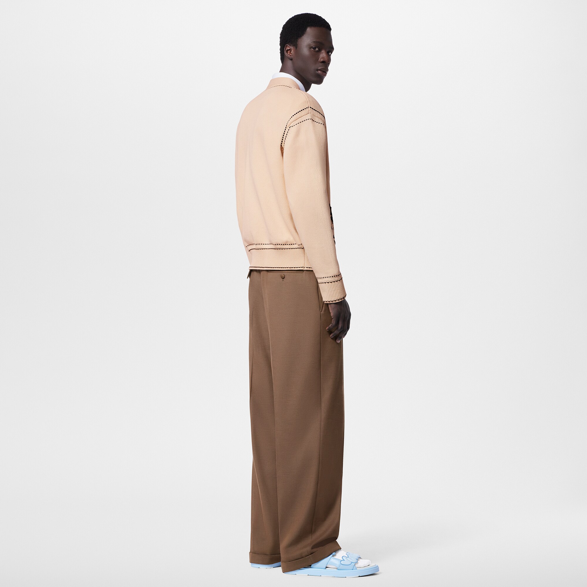  Discontinued Product Obs 12 Cardigã Leve com Assinatura | Louis Vuitton ® (Zoom no Produto)