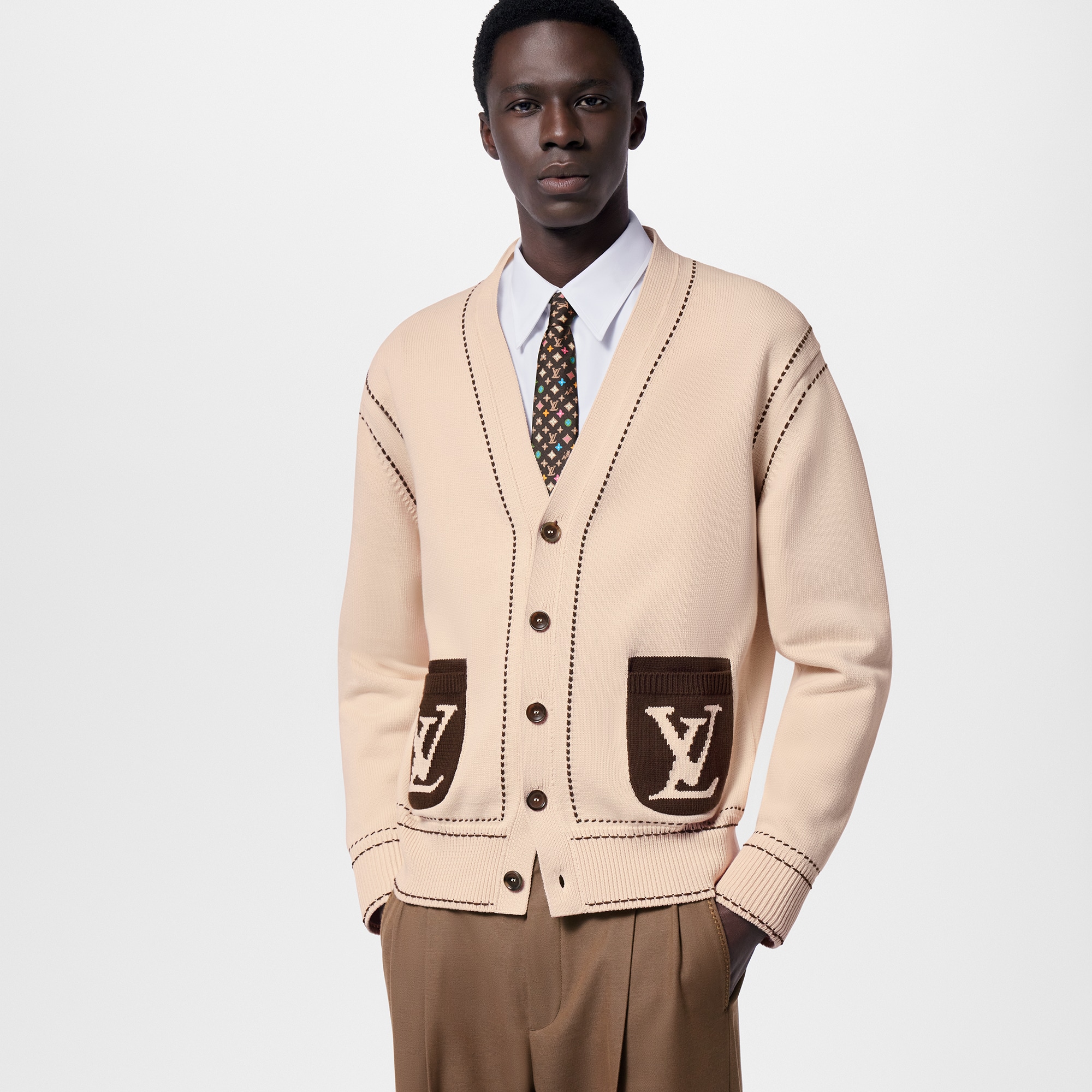  Discontinued Product Obs 12 Cardigã Leve com Assinatura | Louis Vuitton ® (Zoom no Produto)