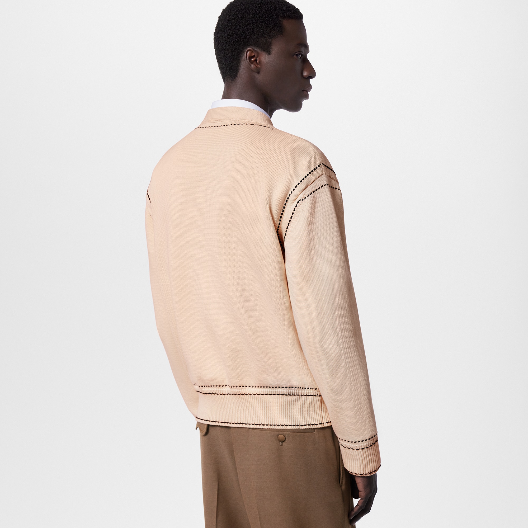  Discontinued Product Obs 12 Cardigã Leve com Assinatura | Louis Vuitton ® (Zoom no Produto)