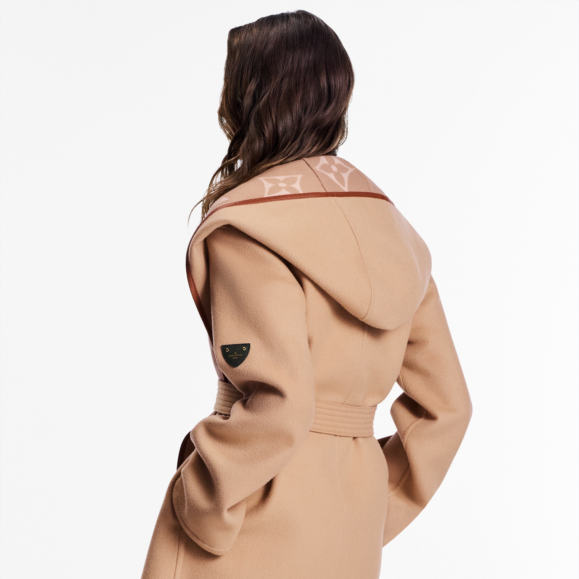  Ready-to-Wear Casacos e Jaquetas Casaco de Amarrar Dupla Face com Cinto e Capuz | Louis Vuitton ® (Zoom no Produto)